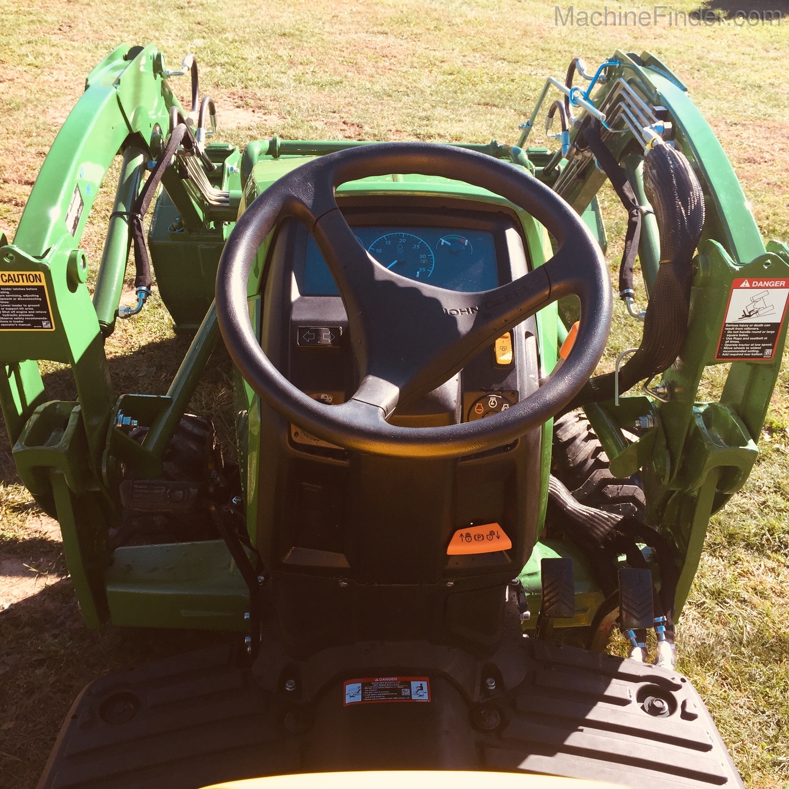 2020 John Deere 1023E Image 6