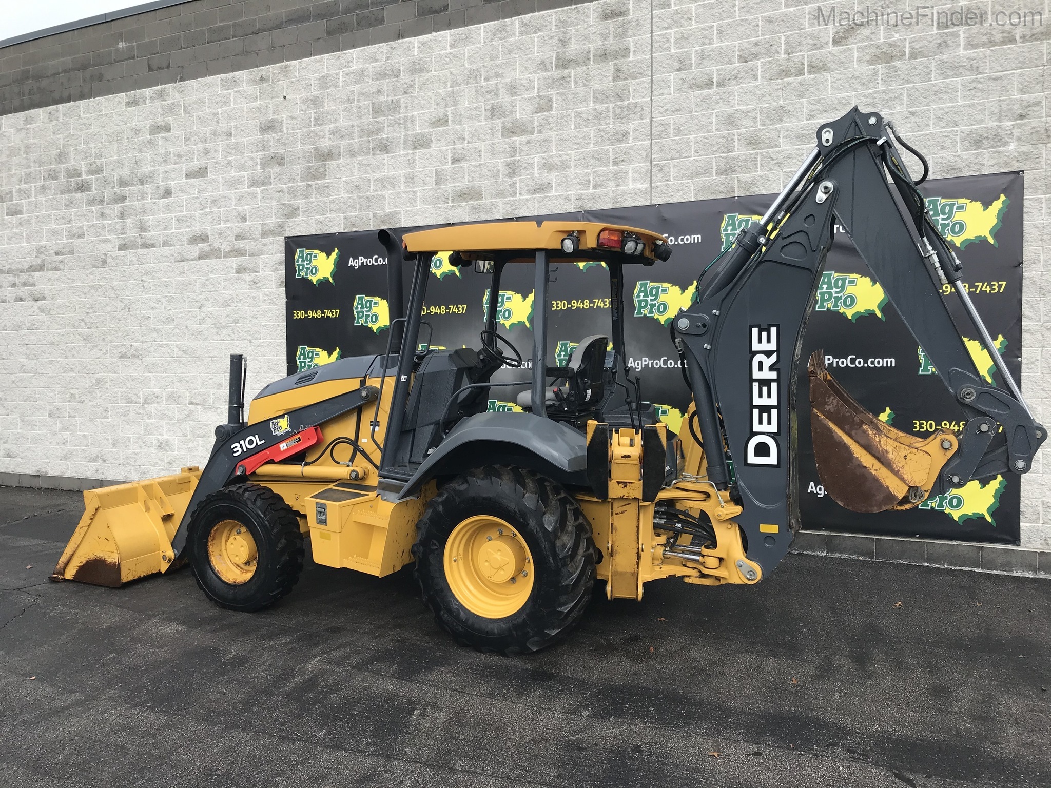 2017 John Deere 310L Image 2