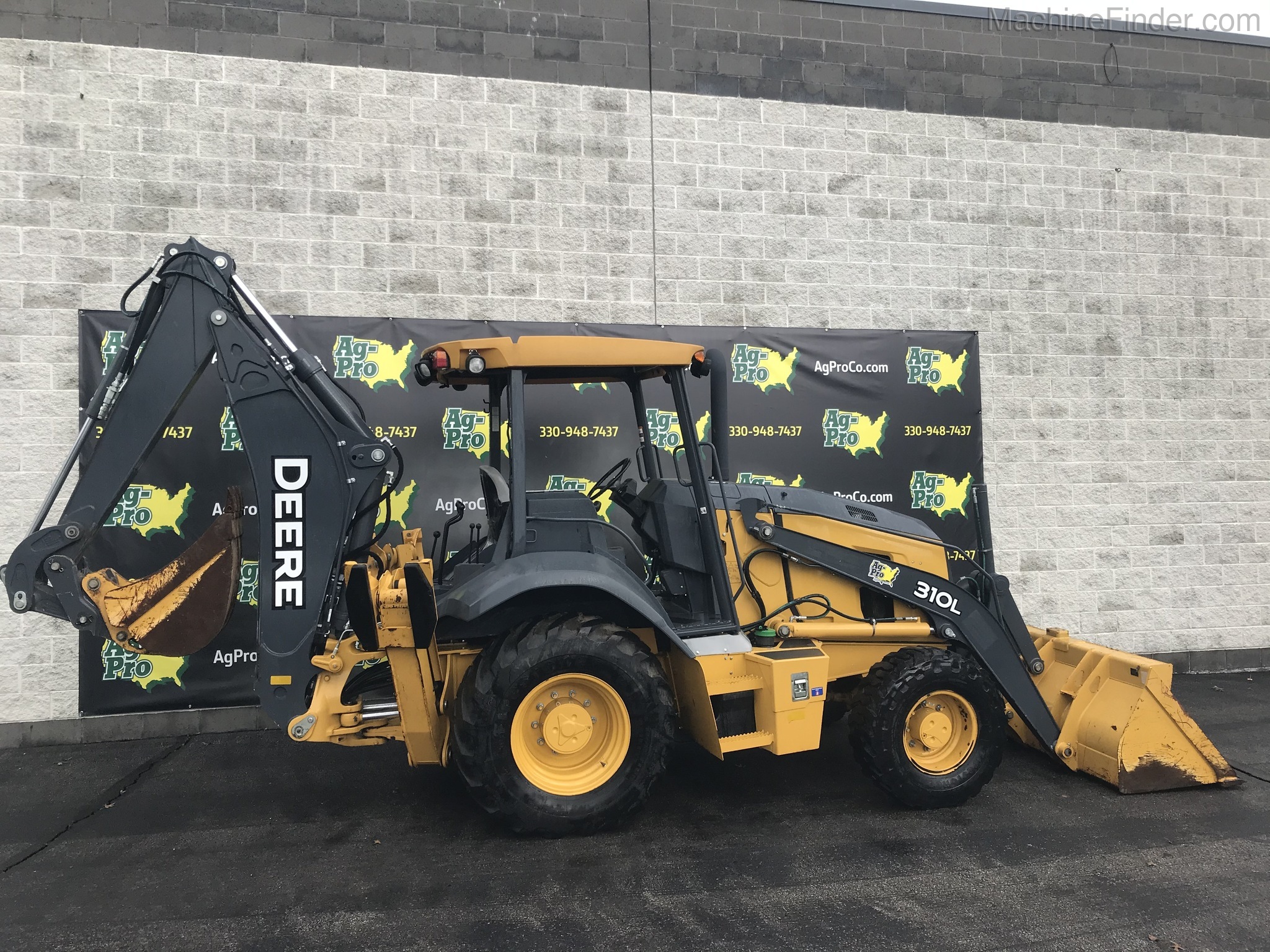 2017 John Deere 310L Image 3