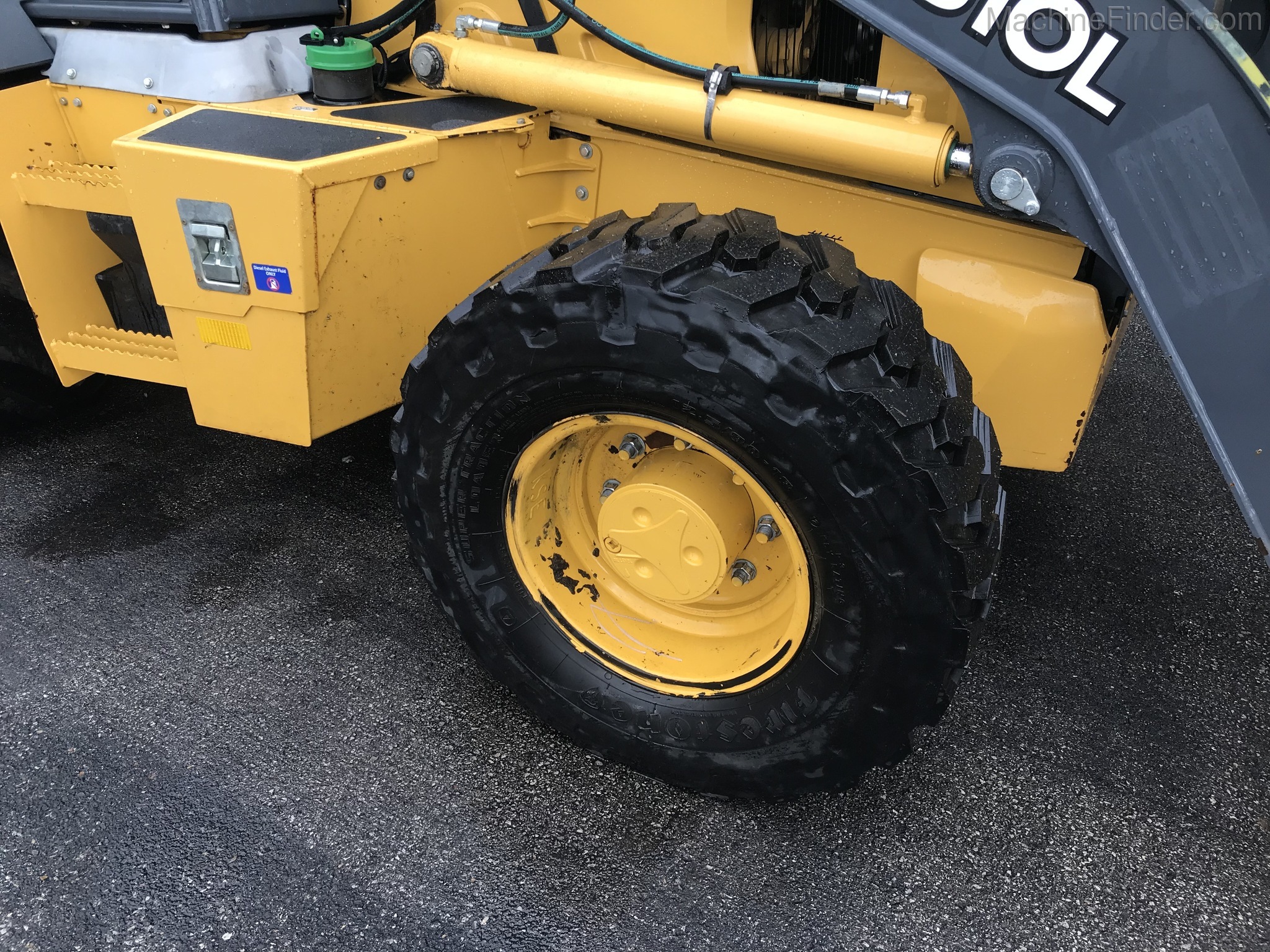 2017 John Deere 310L Image 6