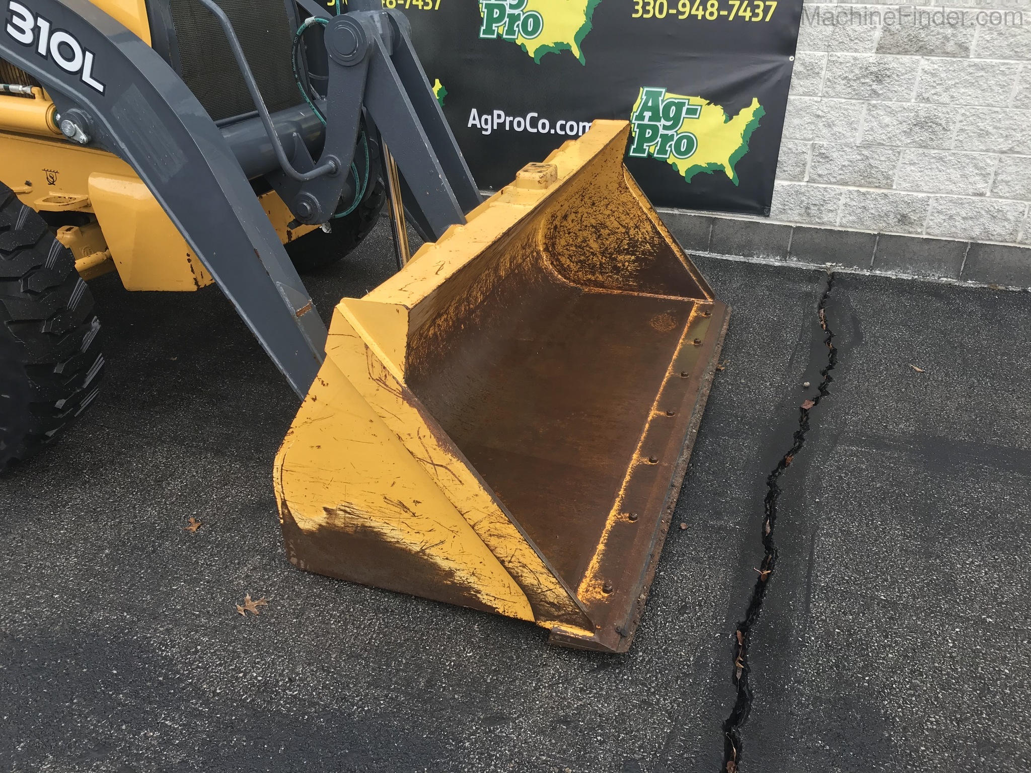 2017 John Deere 310L Image 5