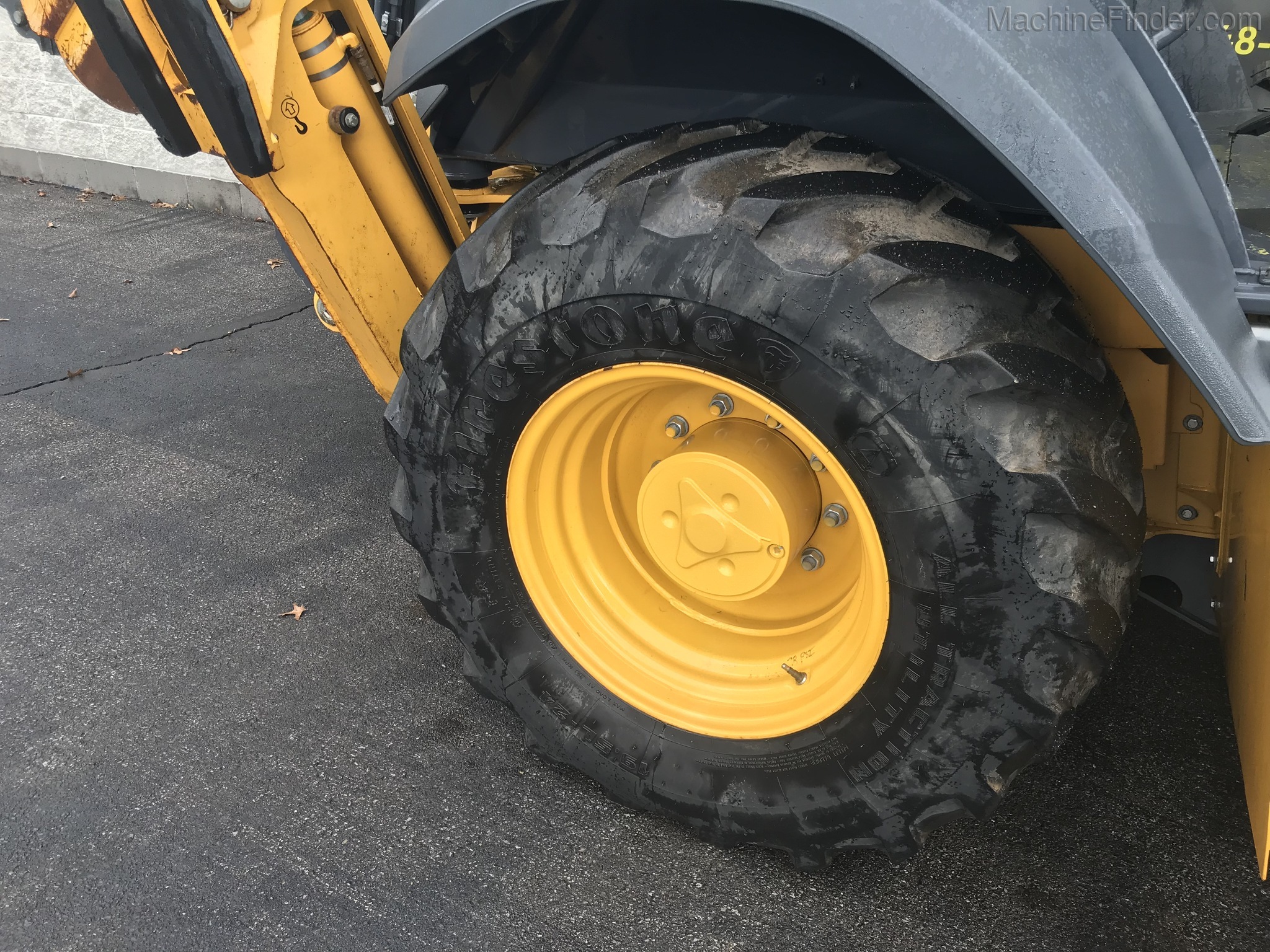 2017 John Deere 310L Image 7