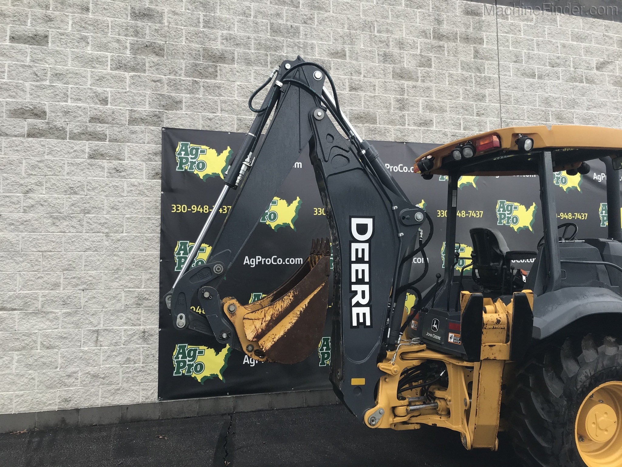 2017 John Deere 310L Image 9