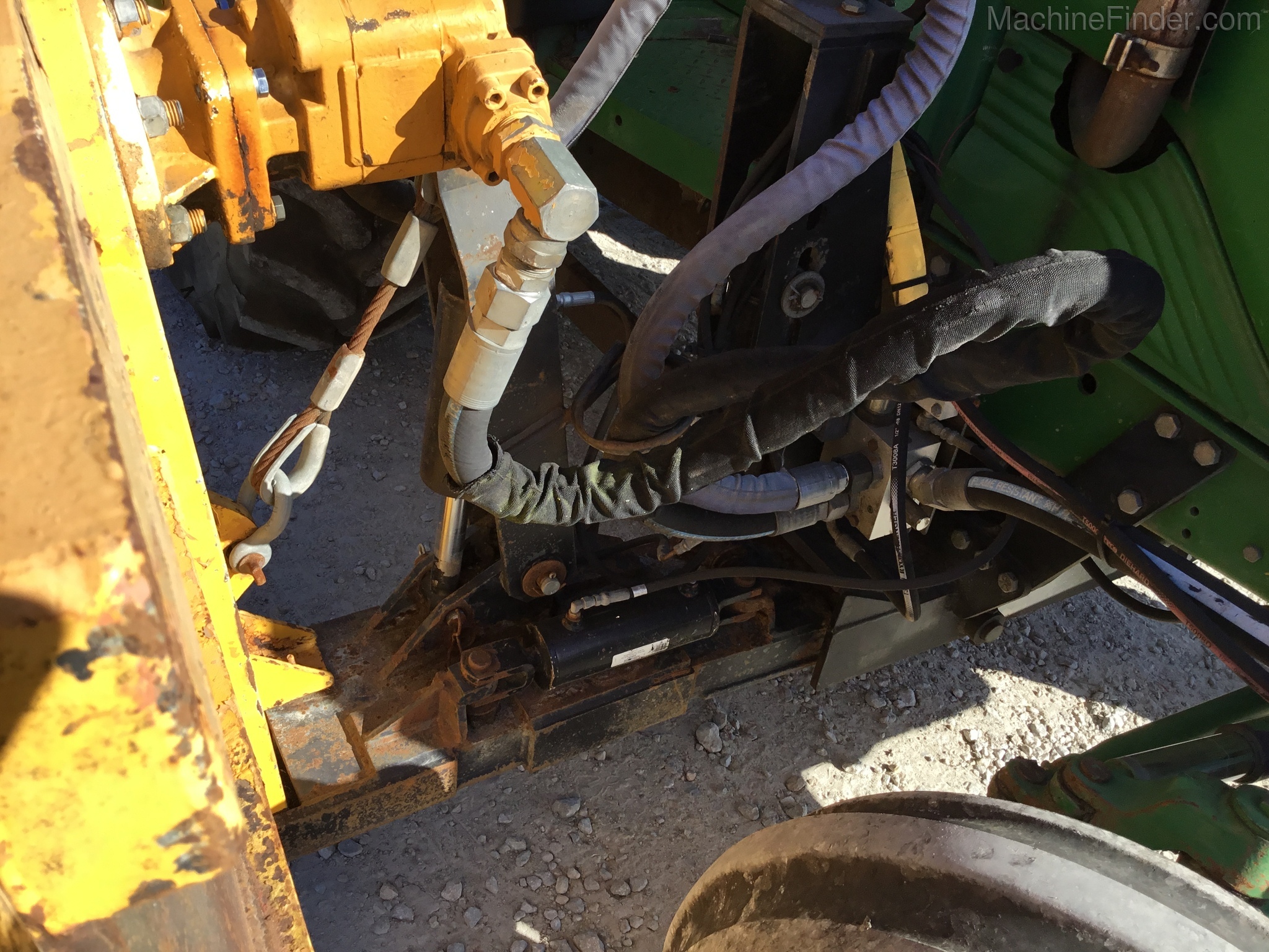 2005 John Deere 6320L Image 18