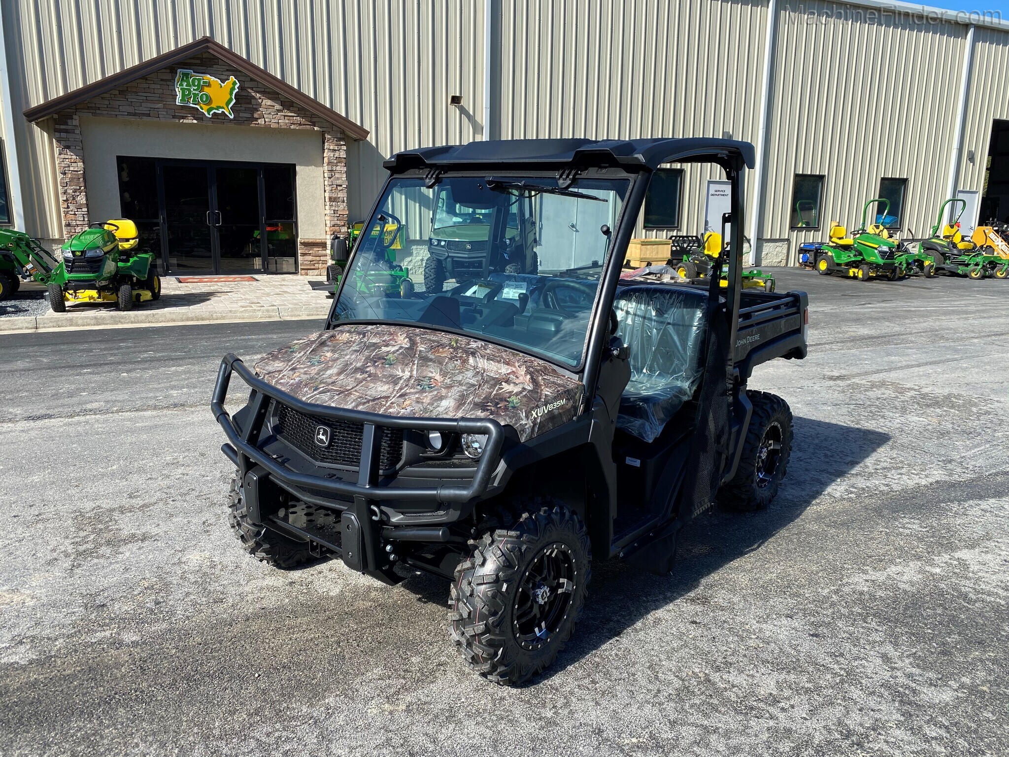 2021 John Deere 835M Image 2