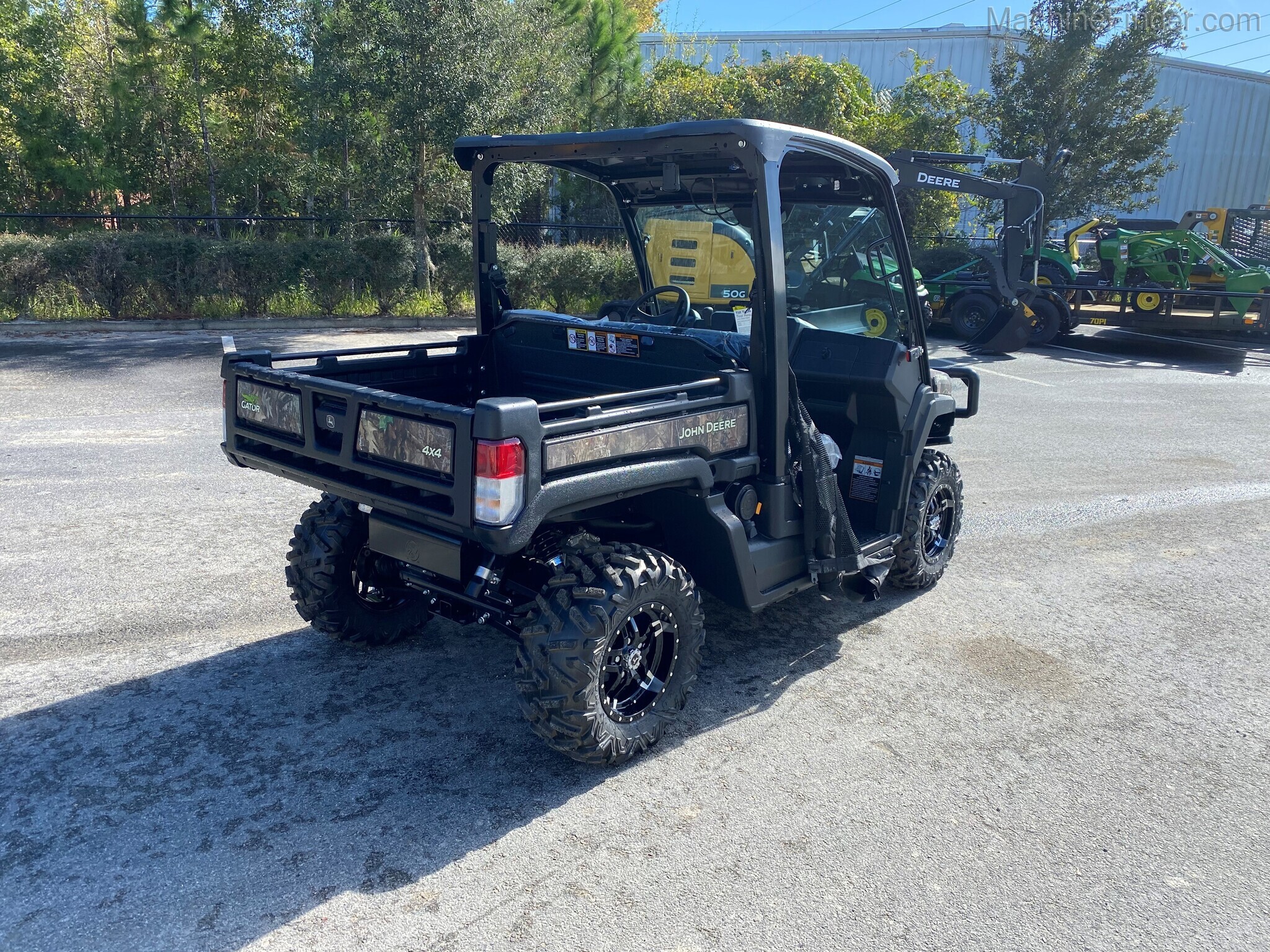 2021 John Deere 835M Image 4