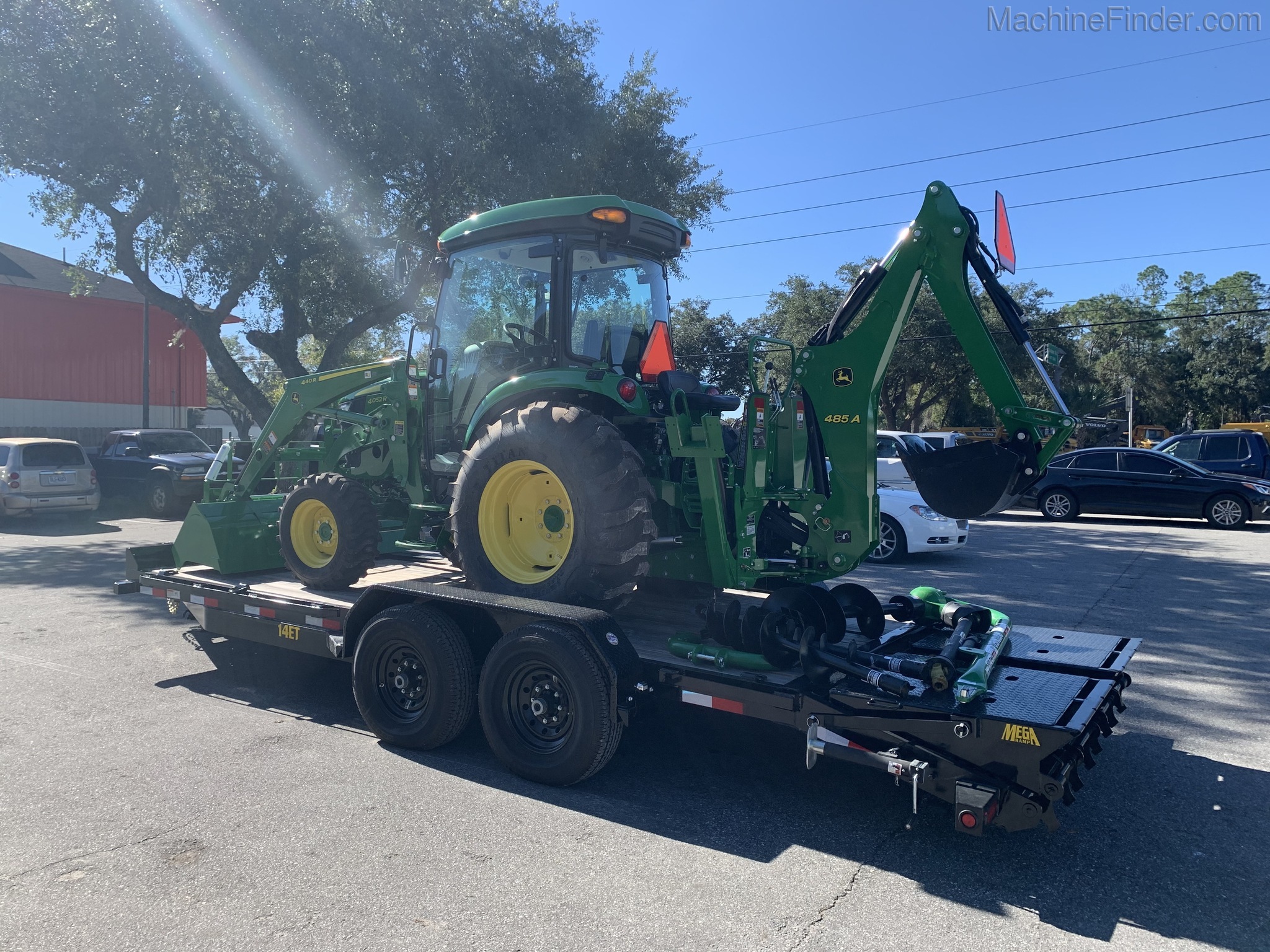 2020 John Deere 4052R Image 4