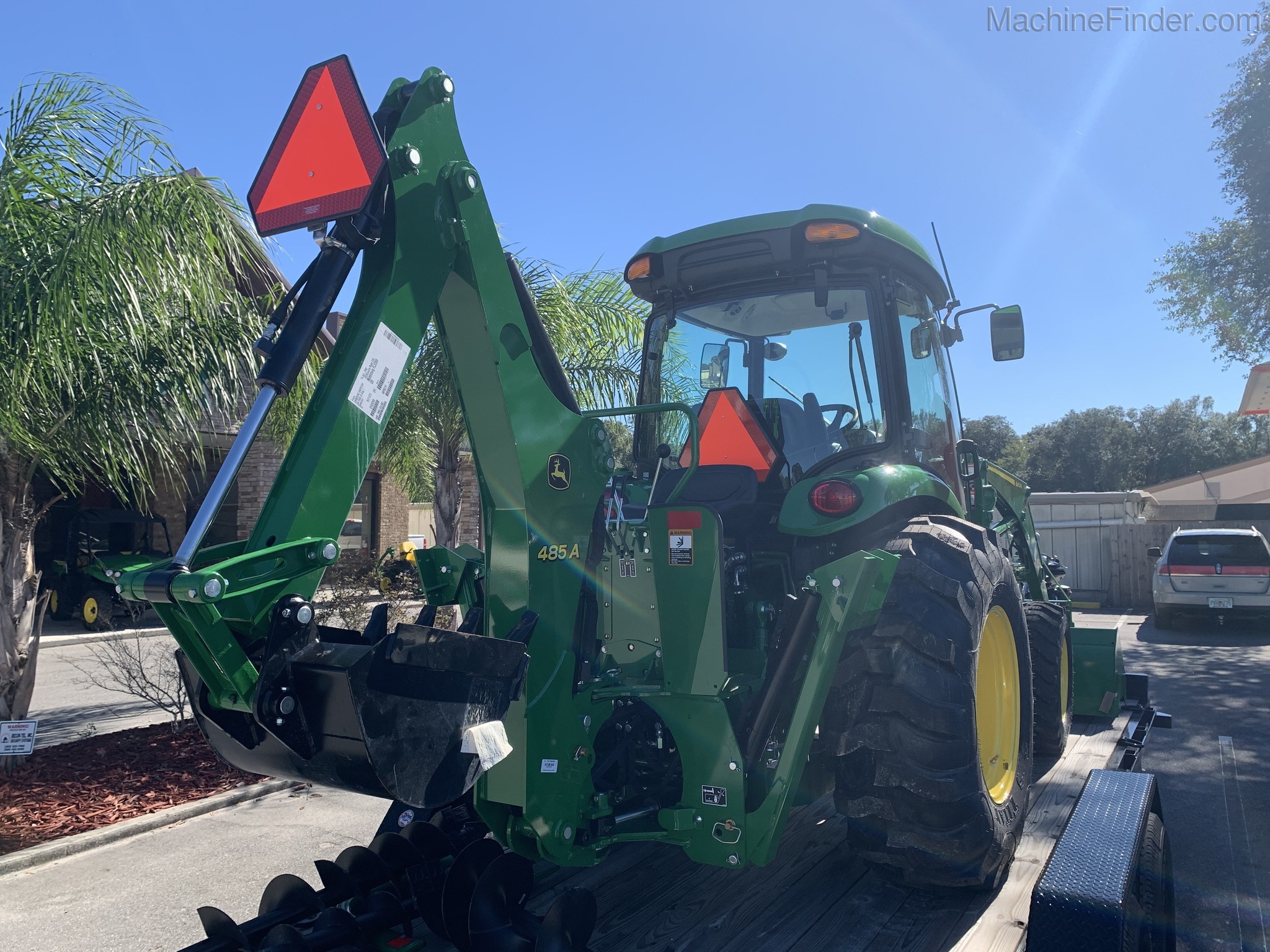 2020 John Deere 4052R Image 10