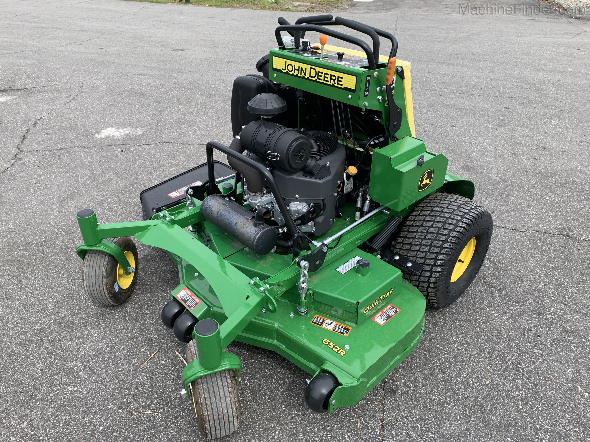2020 John Deere 652R Image 2