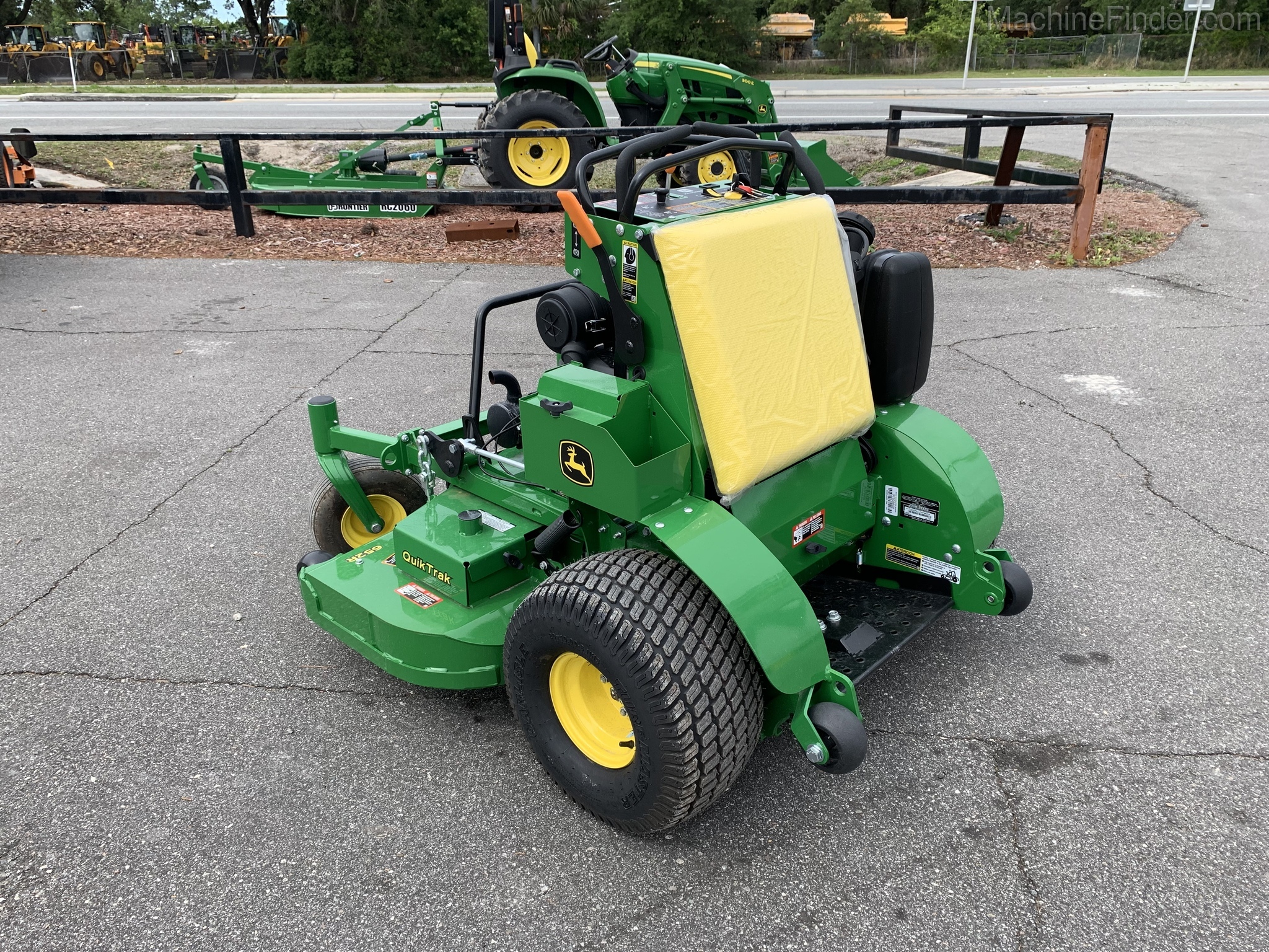 2020 John Deere 652R Image 5