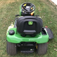 2025 John Deere X330 Image 5