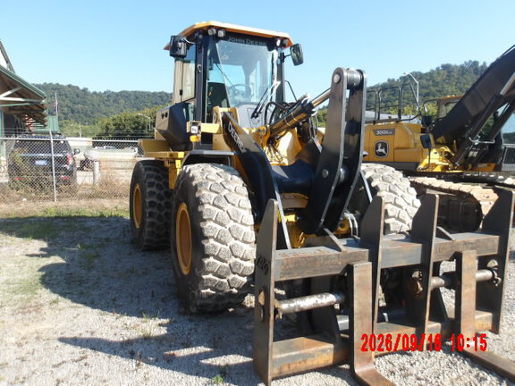 2023 John Deere 544P