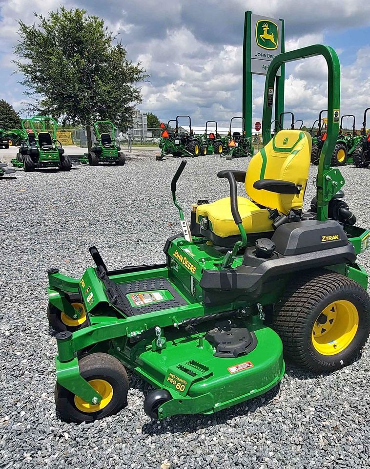 2025 John Deere Z740R Image 1