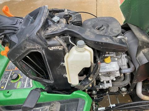 2016 John Deere X730 at Heritage Tractor in Mendota, IL
