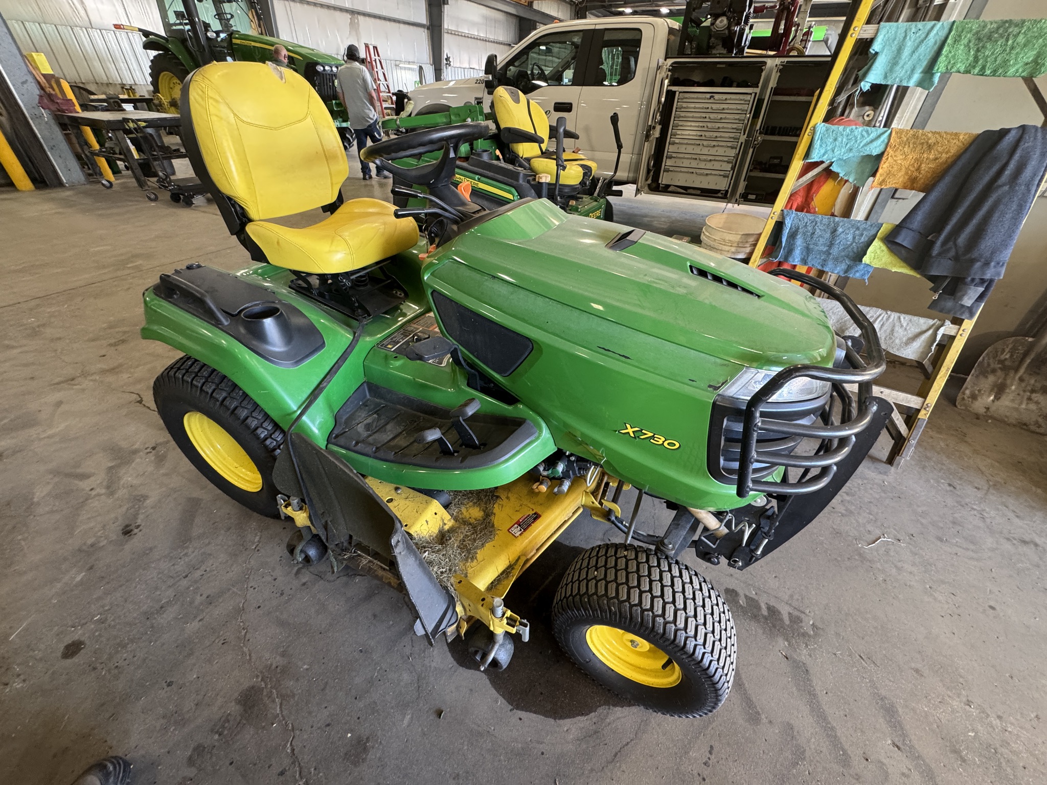  2016 John Deere X730 at Heritage Tractor in Mendota, IL