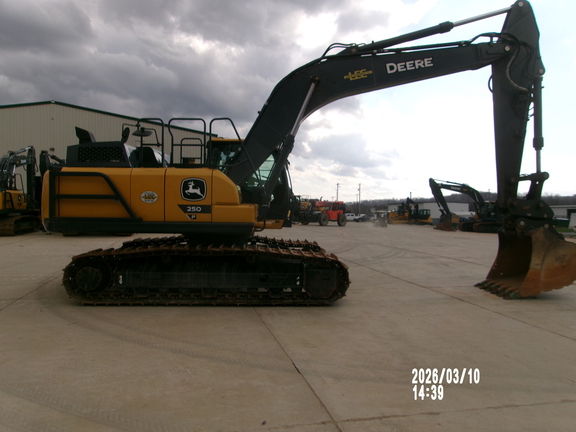 2024 John Deere 250 P-Tier