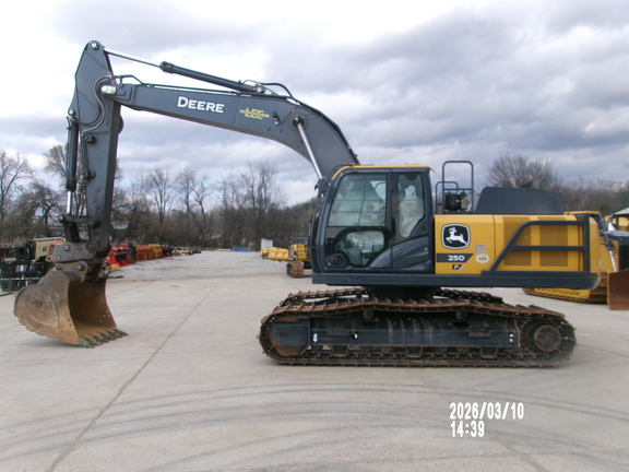 2024 John Deere 250 P-Tier