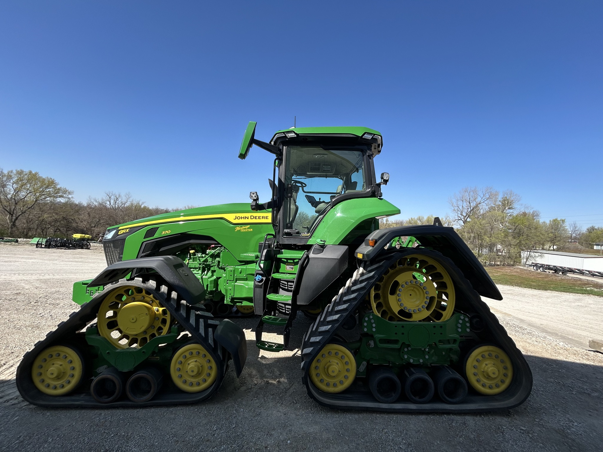  2023 John Deere 8RX 370 at Heritage Tractor in Atchison, KS