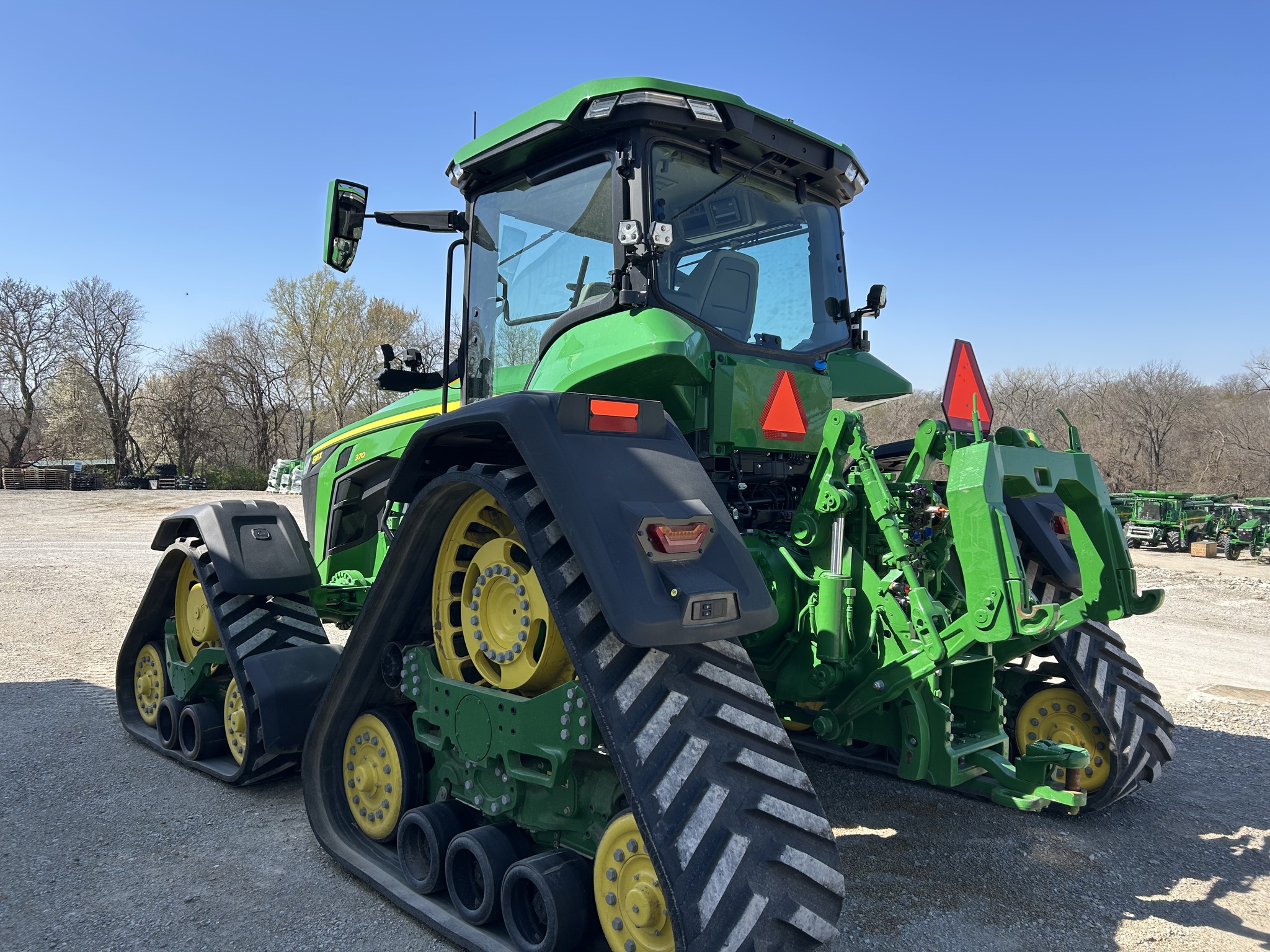  2023 John Deere 8RX 370 at Heritage Tractor in Atchison, KS