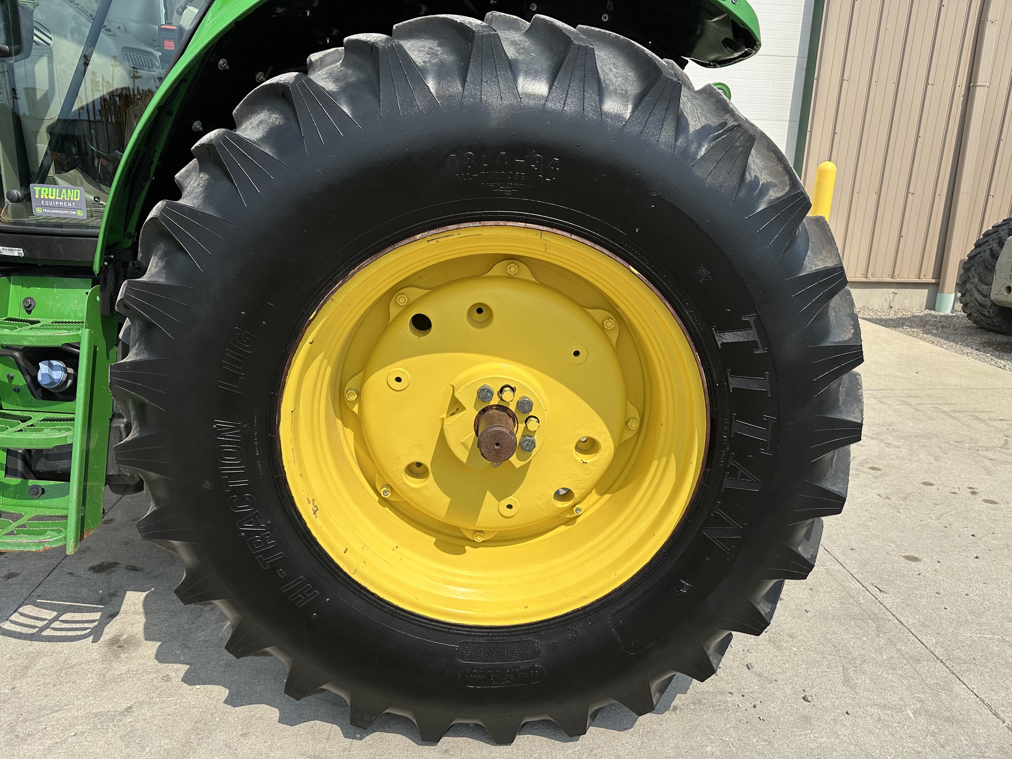 2021 John Deere 6110M Image 13