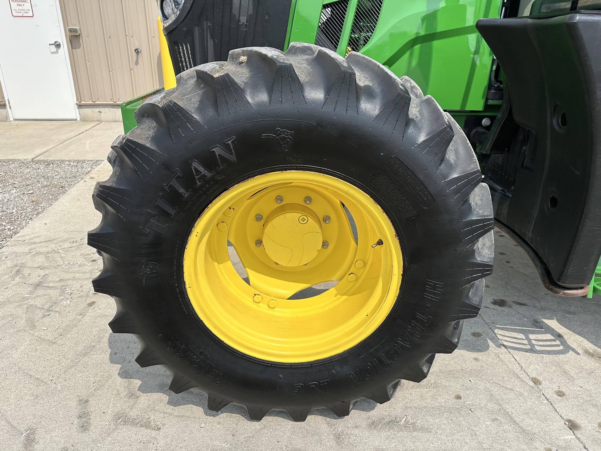 2021 John Deere 6110M Image 15
