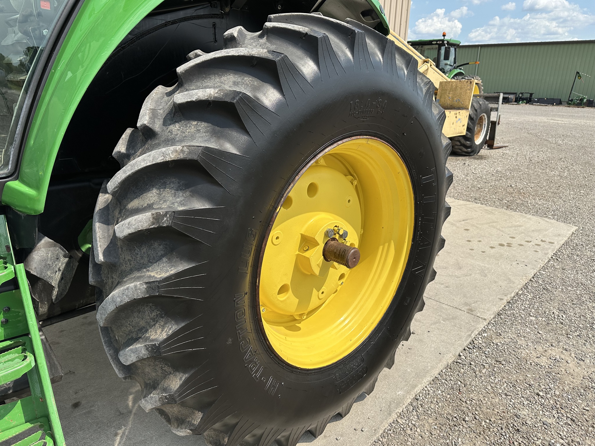 2021 John Deere 6110M Image 14