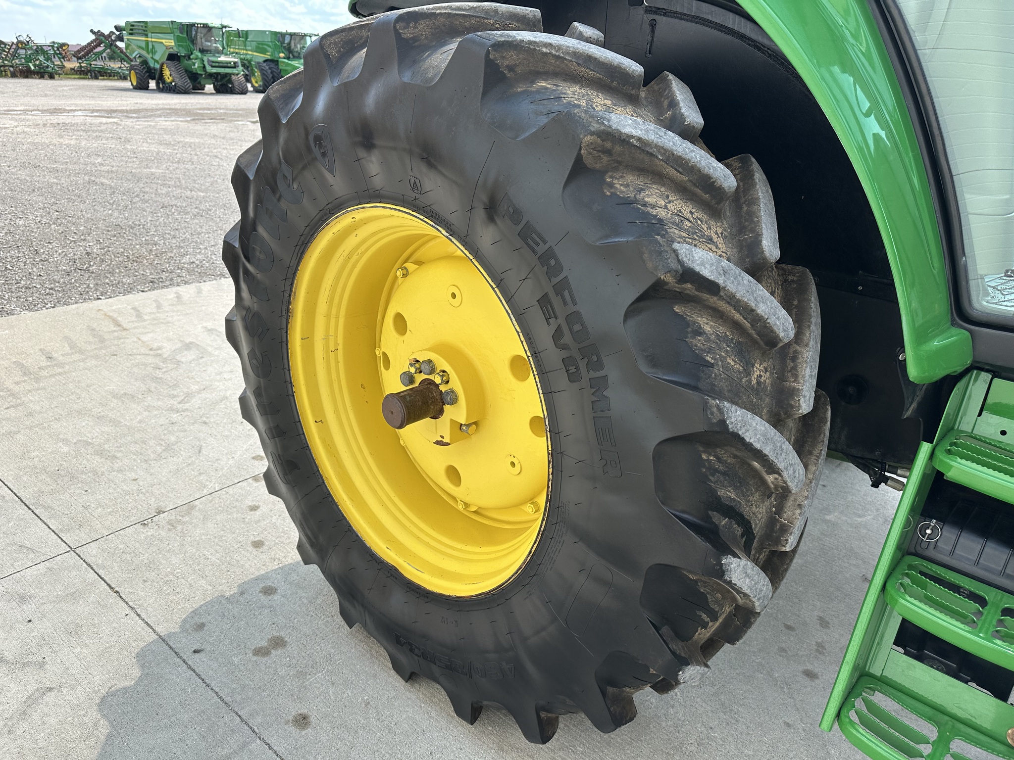 2021 John Deere 6110M Image 10