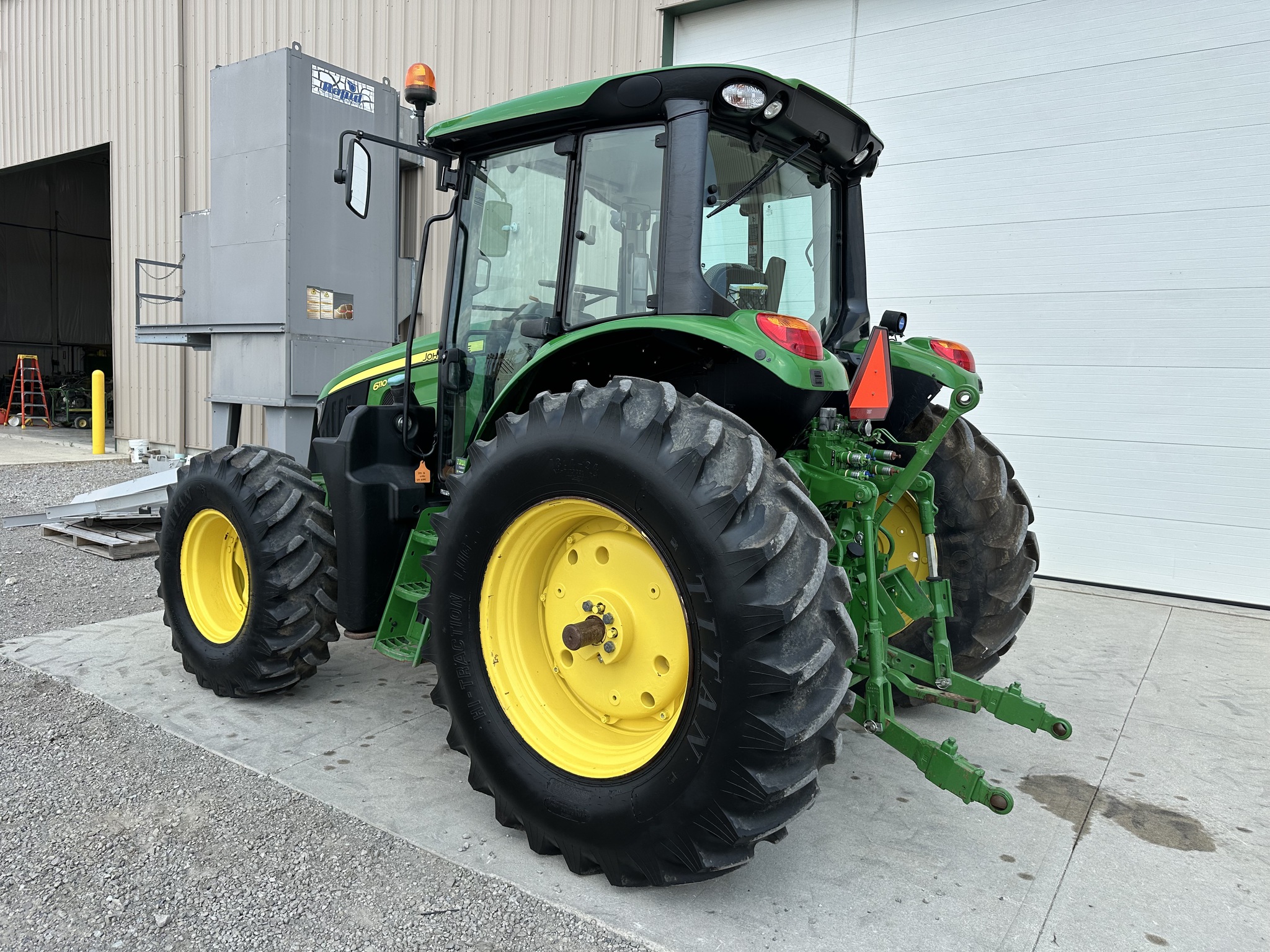 2021 John Deere 6110M Image 3