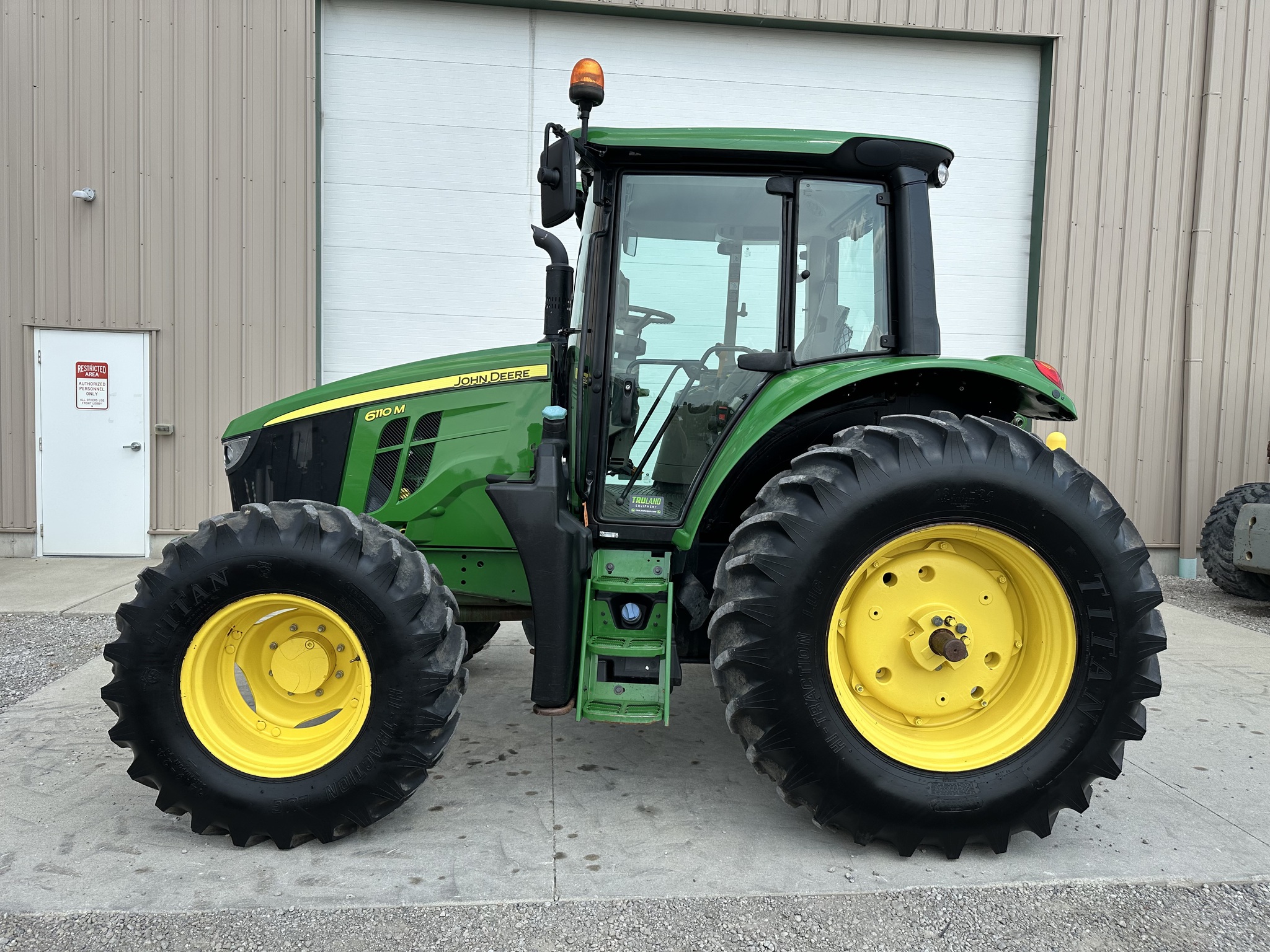 2021 John Deere 6110M Image 2