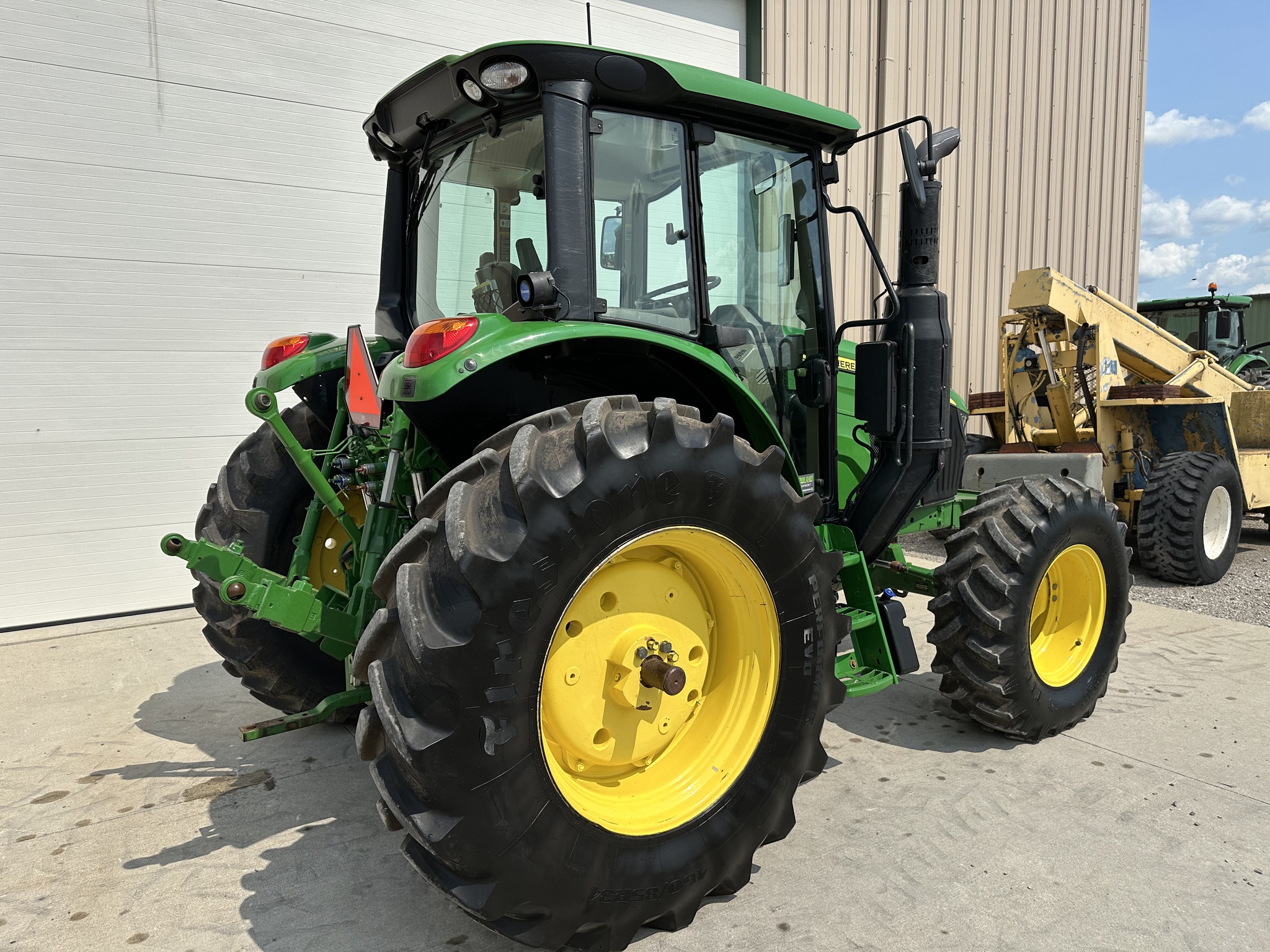 2021 John Deere 6110M Image 5