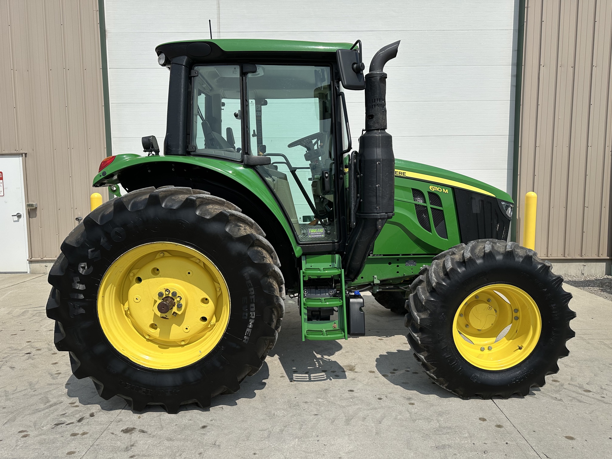 2021 John Deere 6110M Image 6