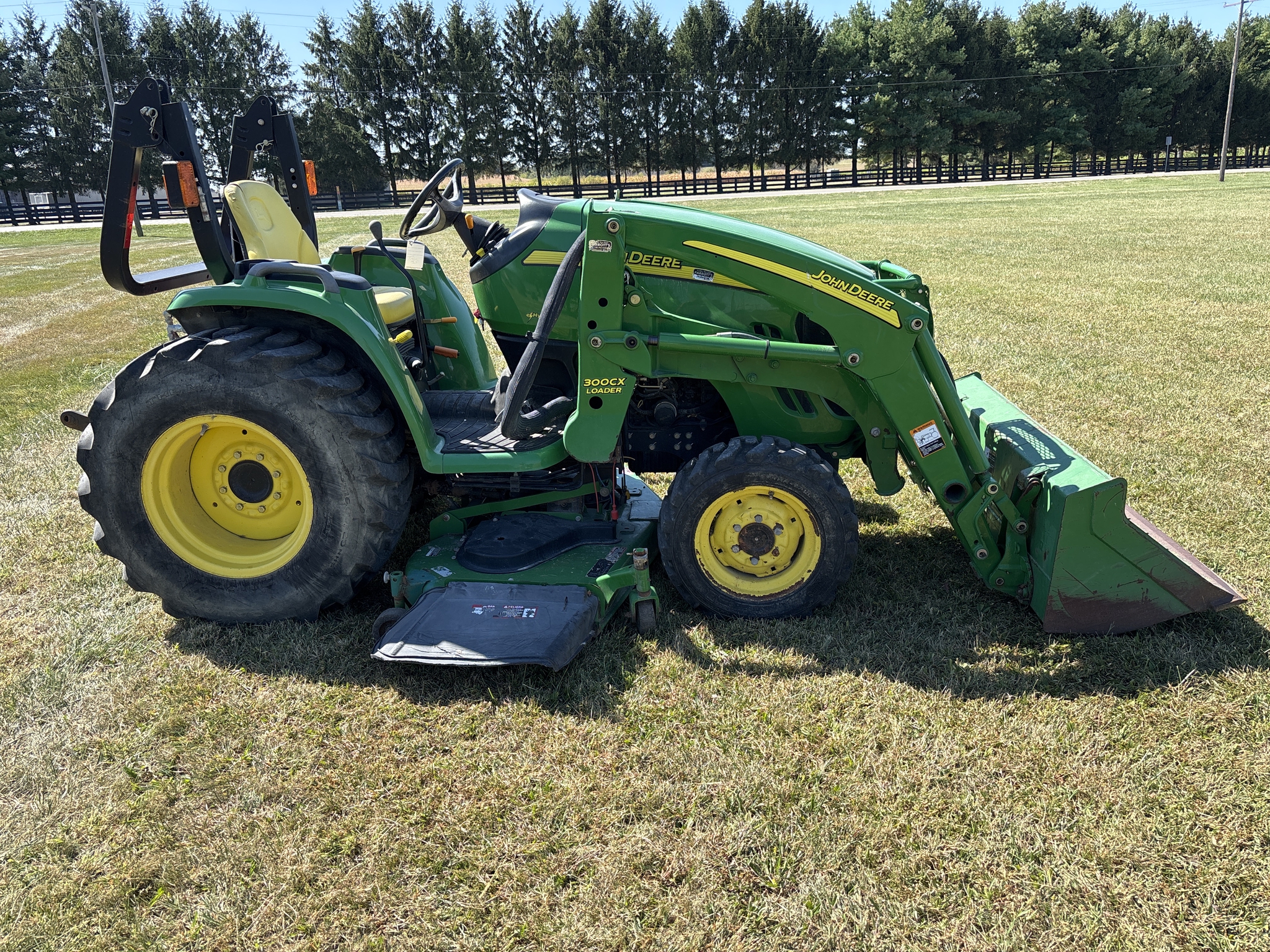 Used 2008 John Deere 3720 Compact Utility Tractors at Koenig Equipment in Urbana, OH - PhotoXL4