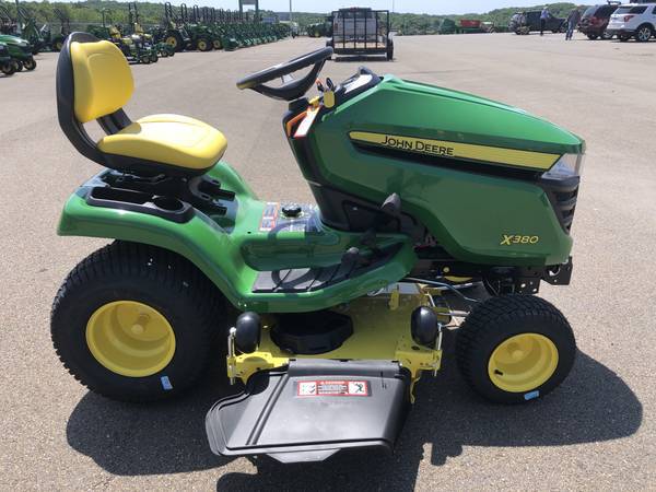 2025 John Deere X380 Image 8