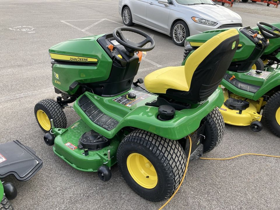 2025 John Deere X380 Image 11
