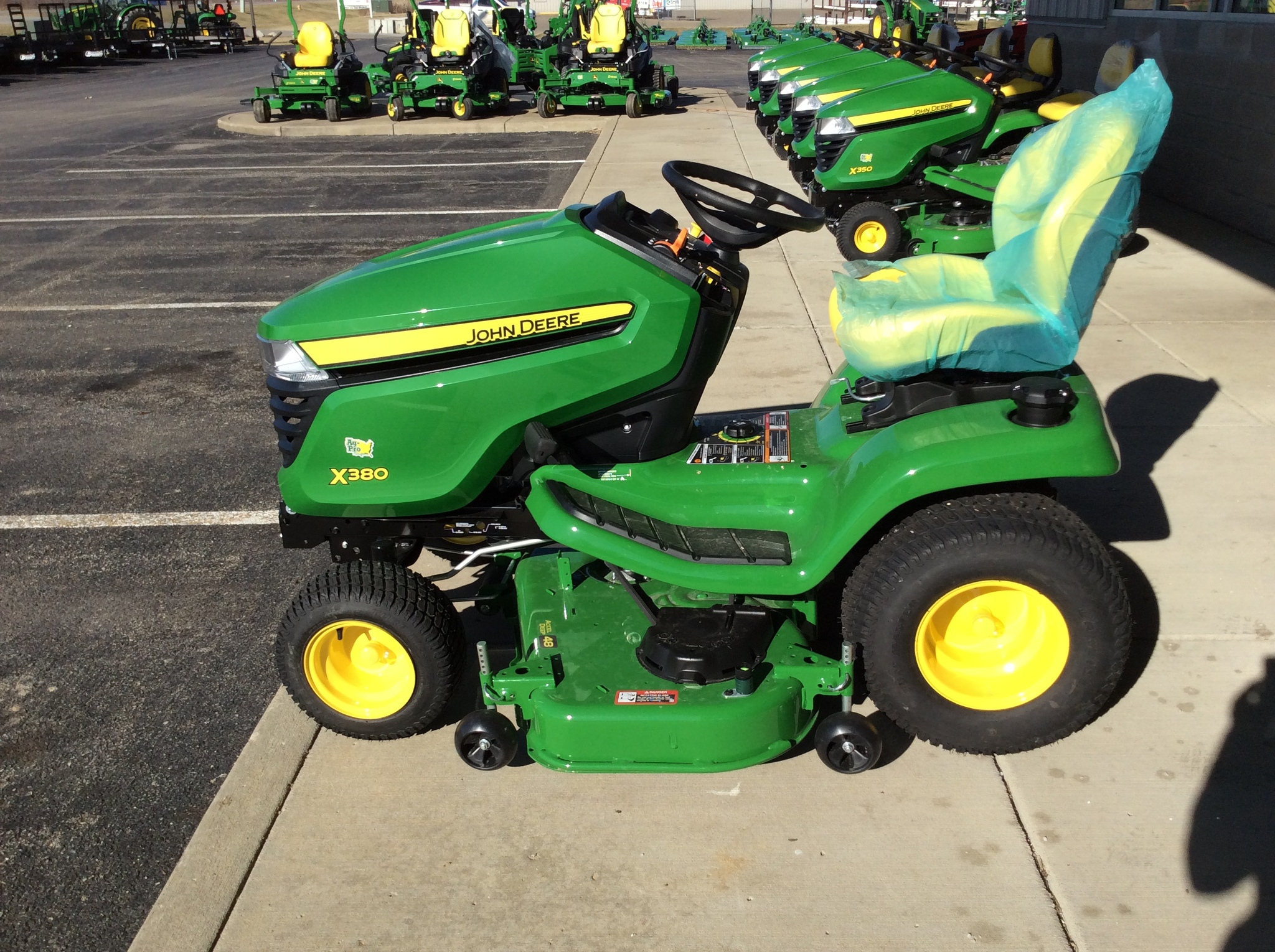 2025 John Deere X380 Image 4