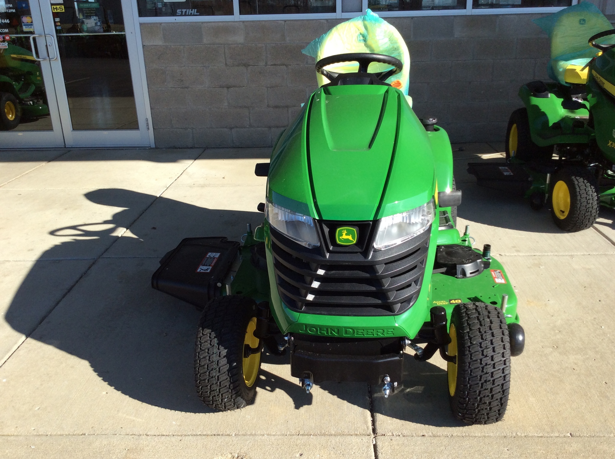 2025 John Deere X380 Image 5