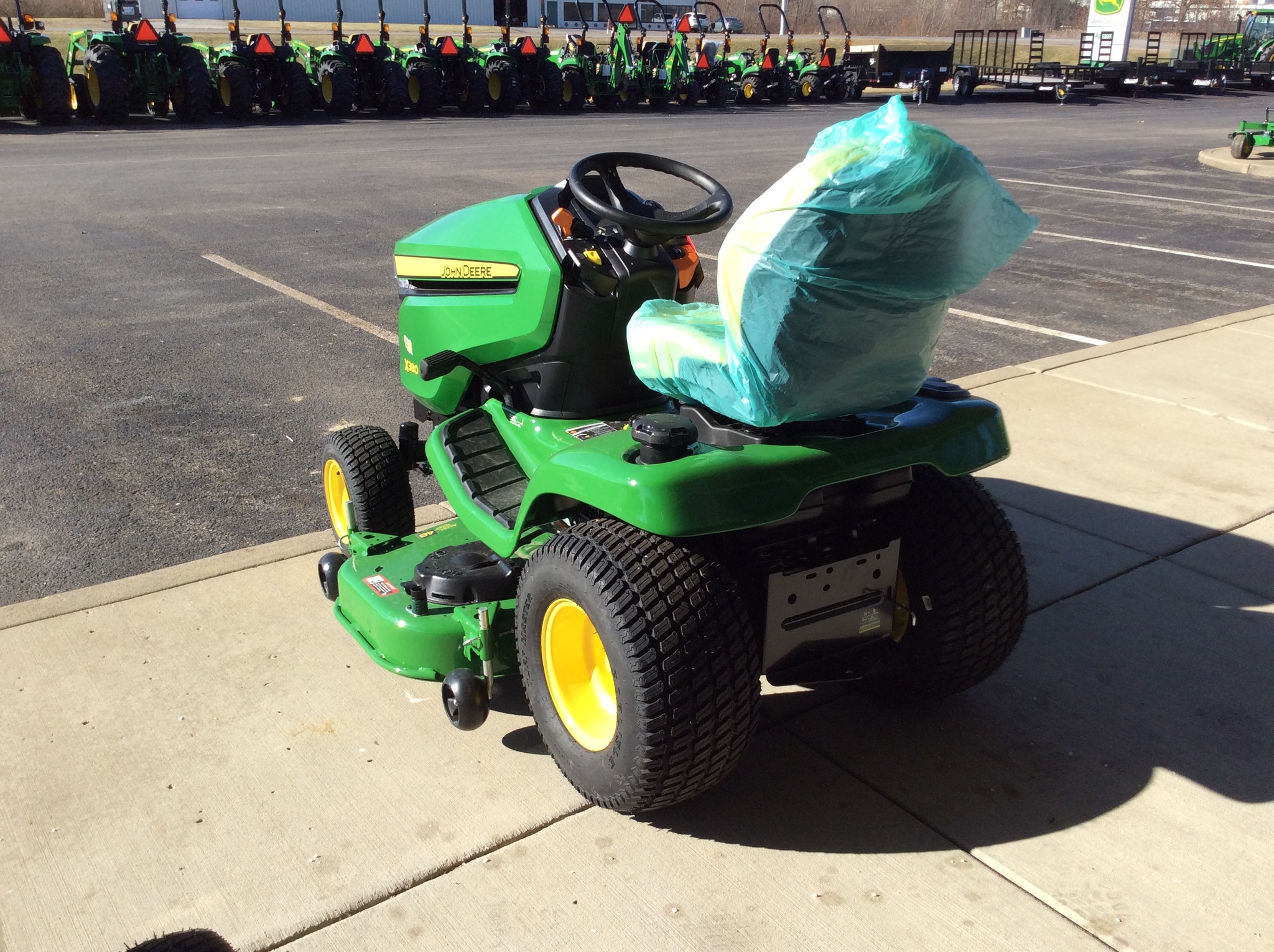 2025 John Deere X380 Image 7