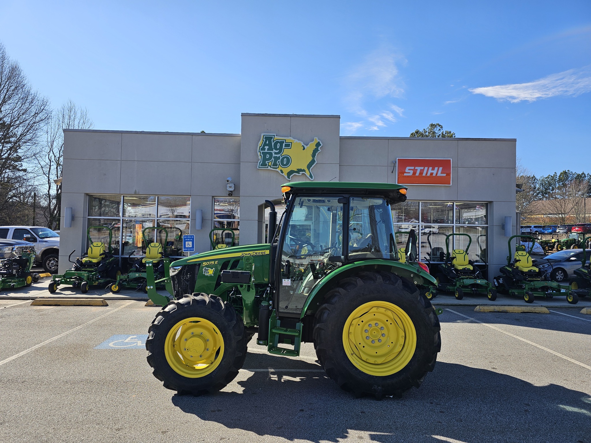 2024 John Deere 5075E Image 5