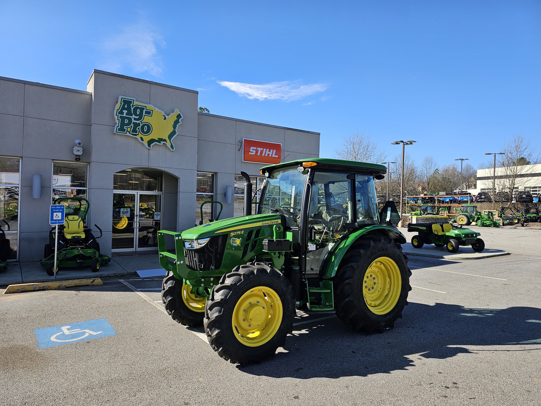 2024 John Deere 5075E Image 4