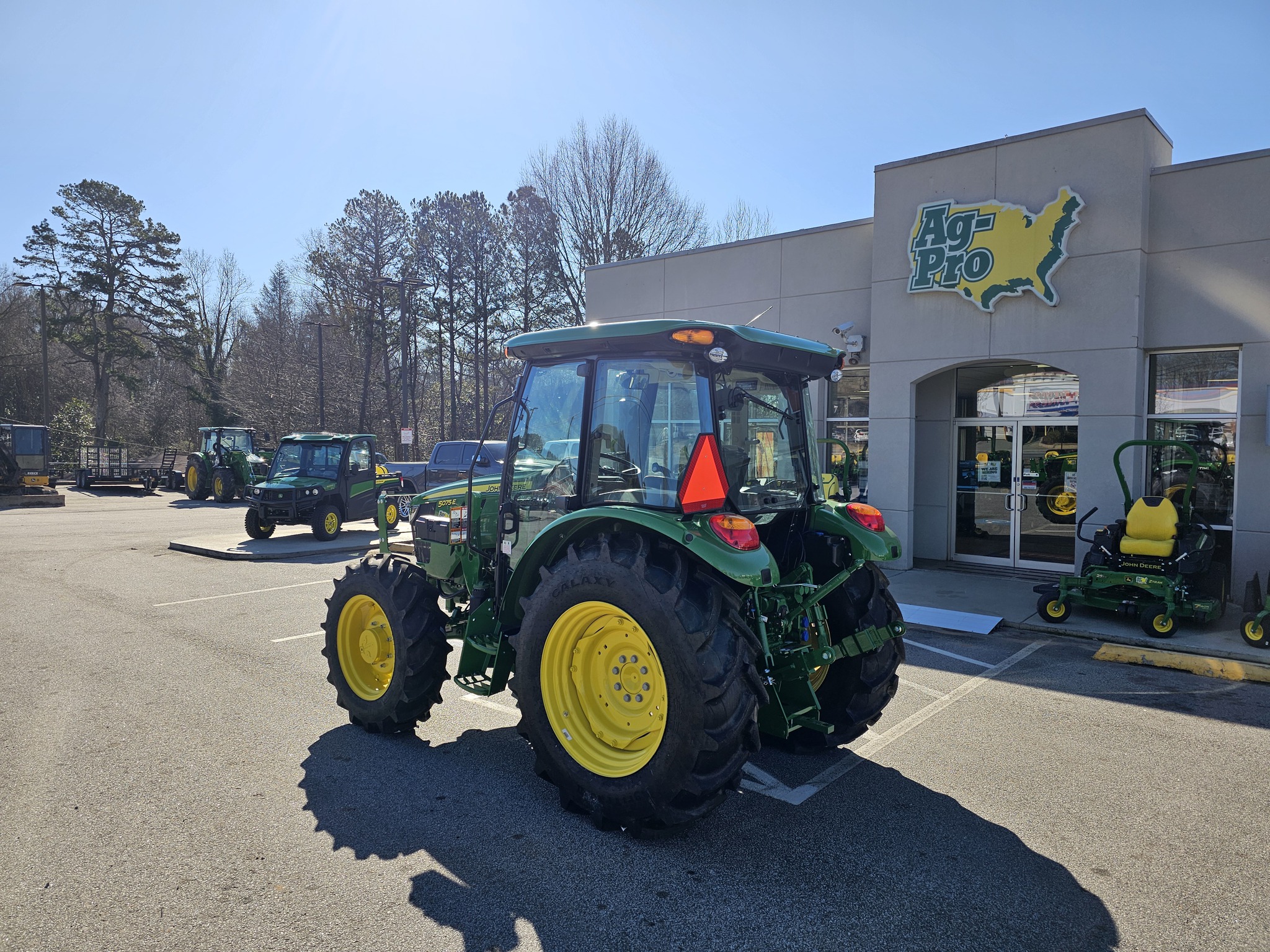 2024 John Deere 5075E Image 6