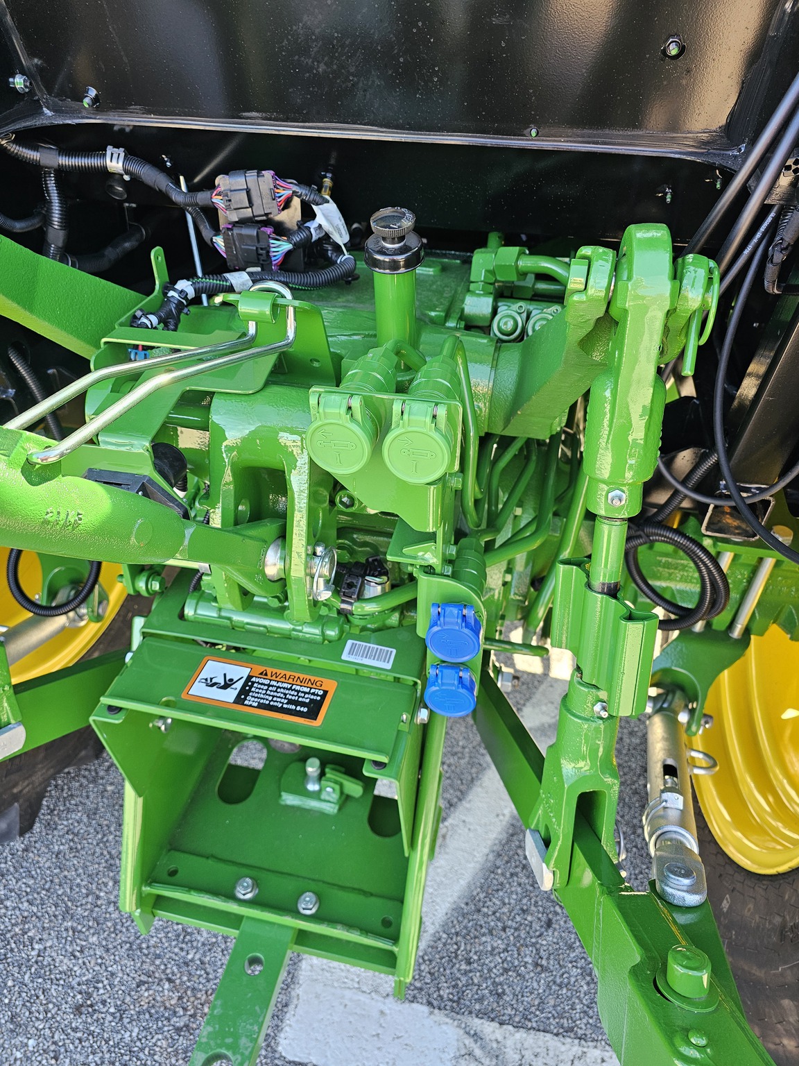 2024 John Deere 5075E Image 8