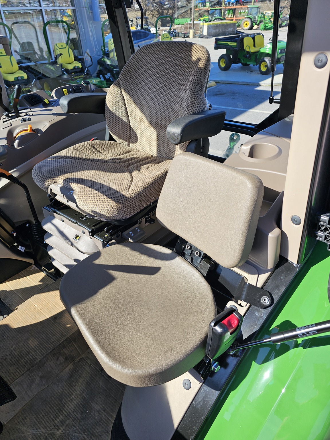2024 John Deere 5075E Image 11