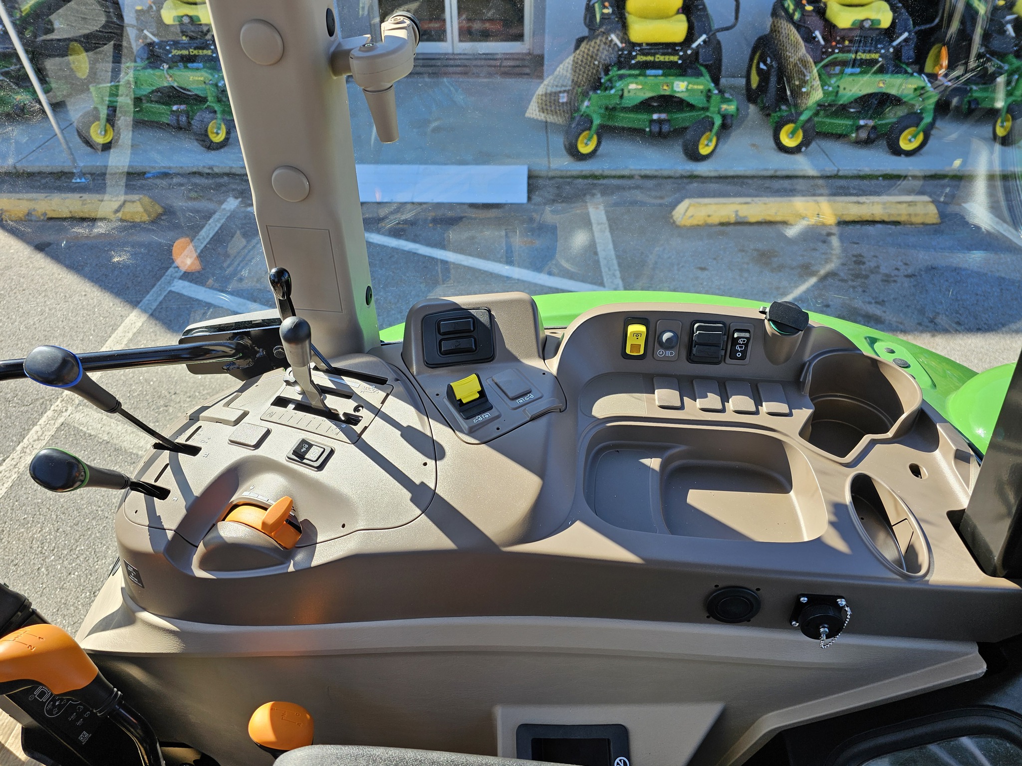 2024 John Deere 5075E Image 12