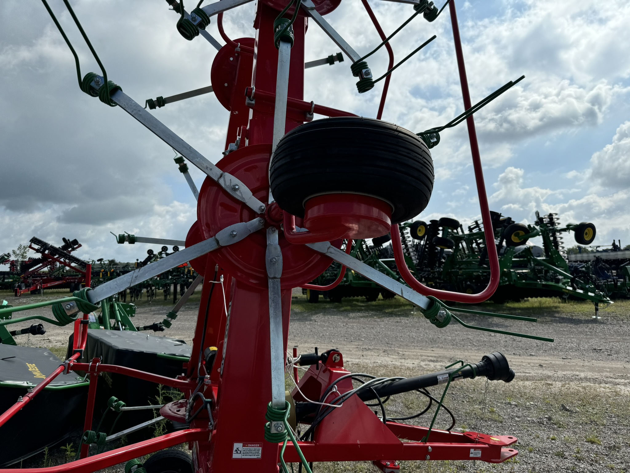 Used 2022 Enorossi G6V 740PTH Tedders at Koenig Equipment in Greensburg, IN - PhotoXL4