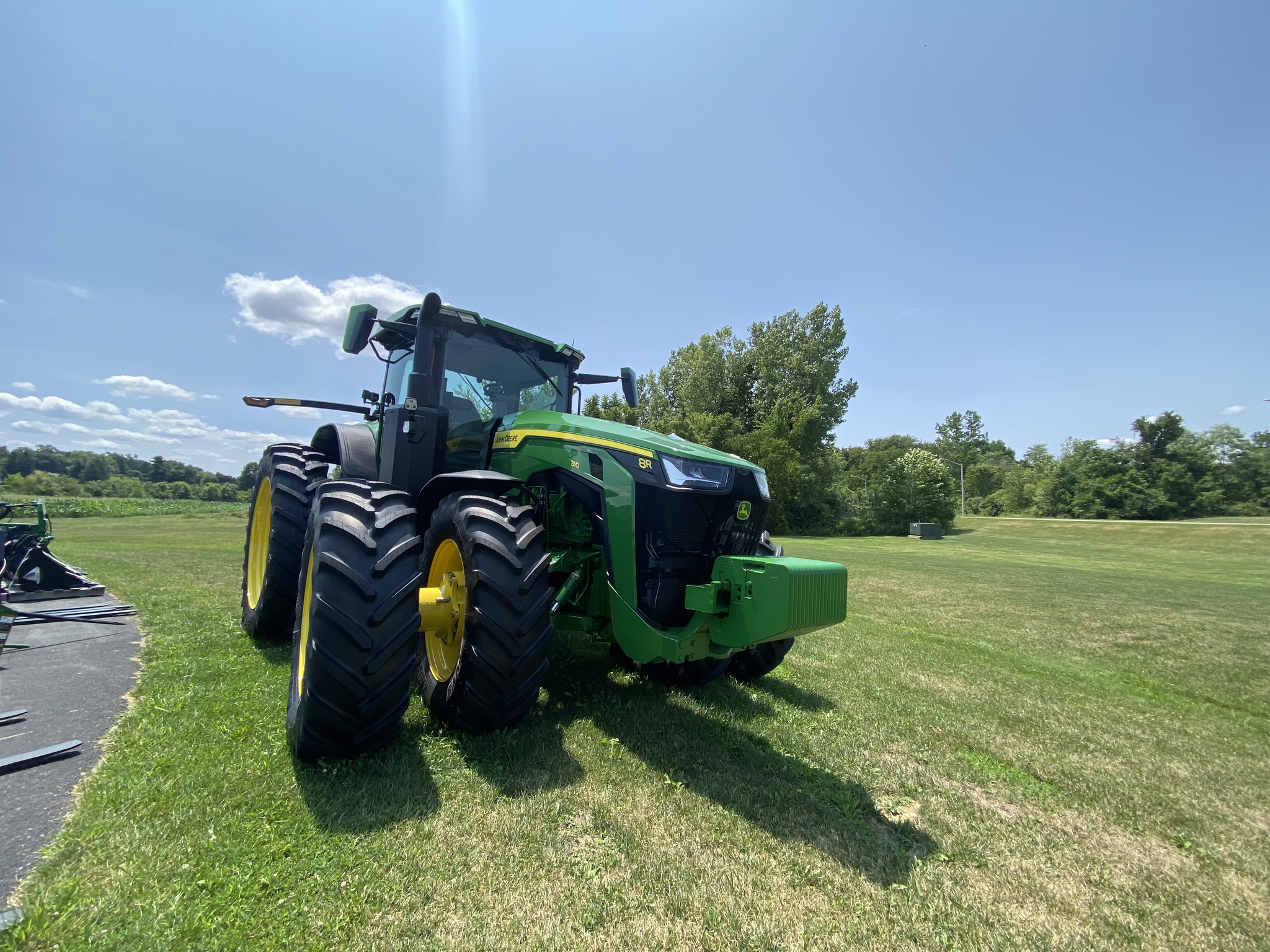 2024 John Deere 8R 310 Image 9