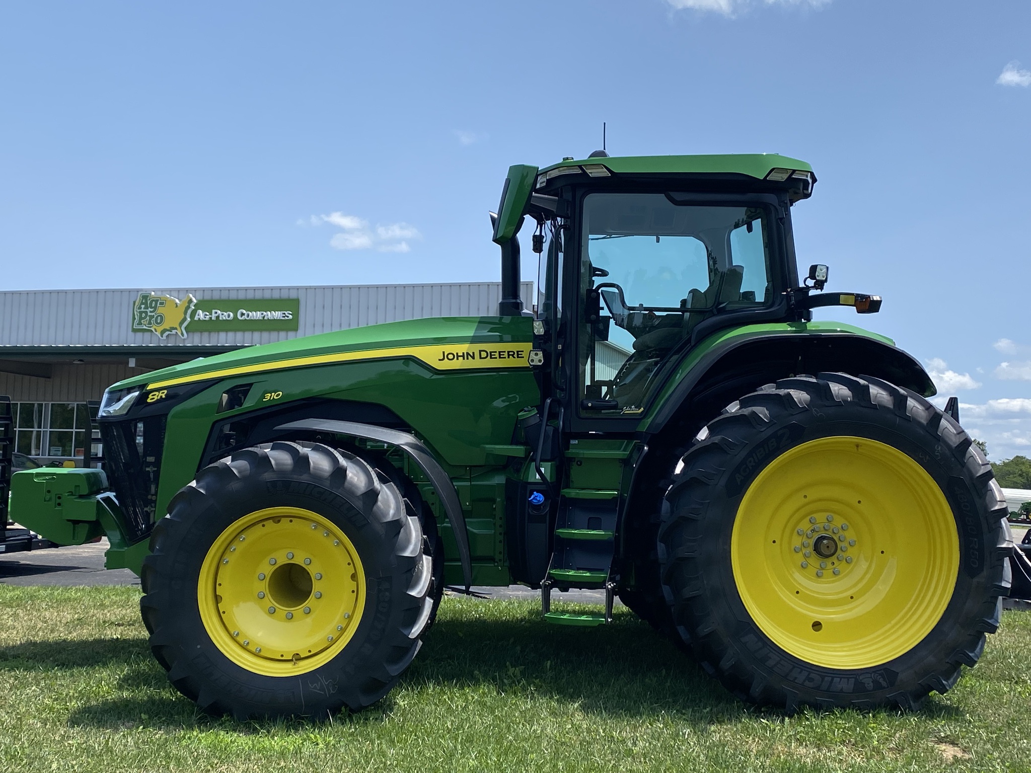 2024 John Deere 8R 310 Image 1
