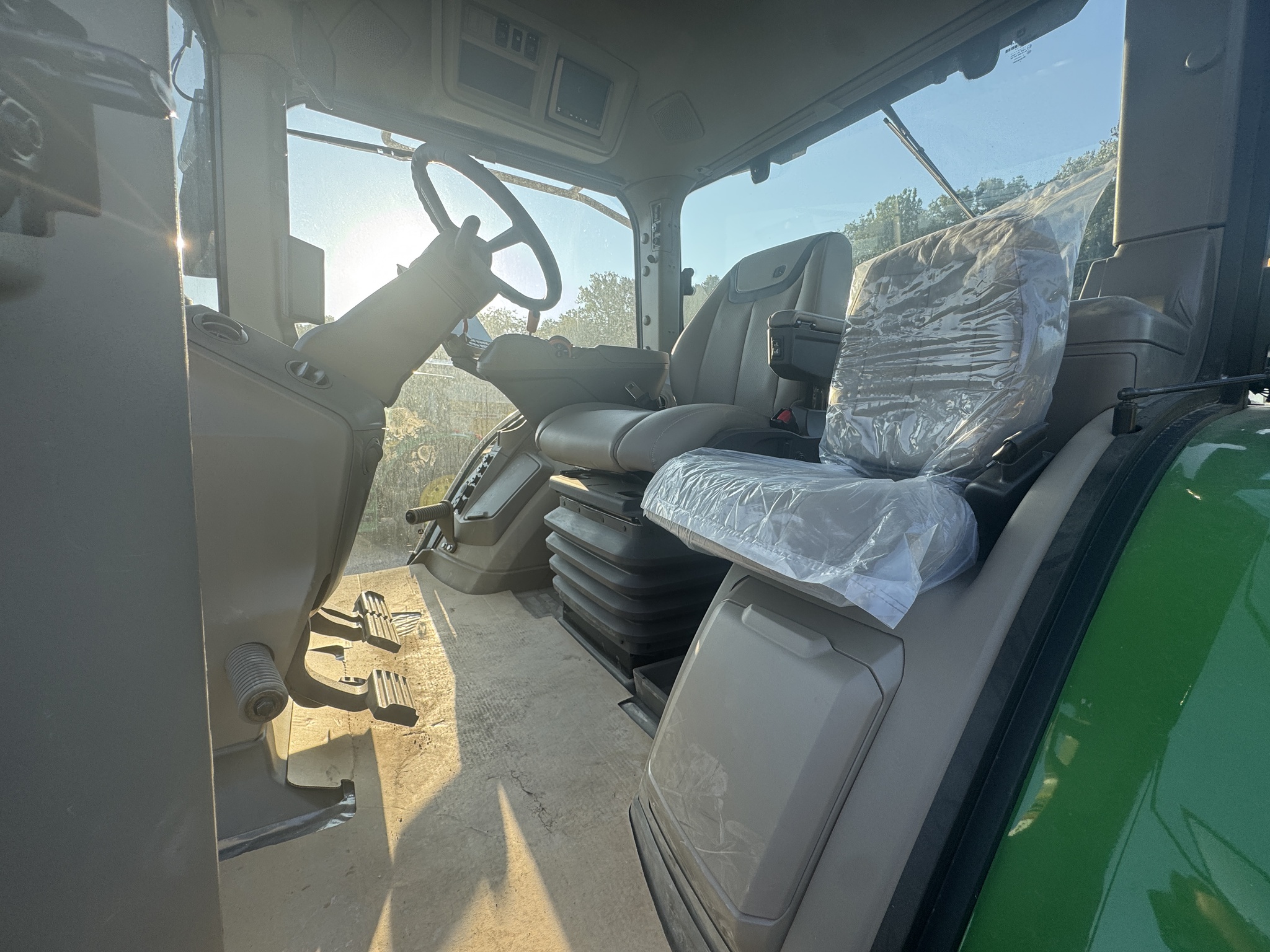 2024 John Deere 8R 340 Image 14