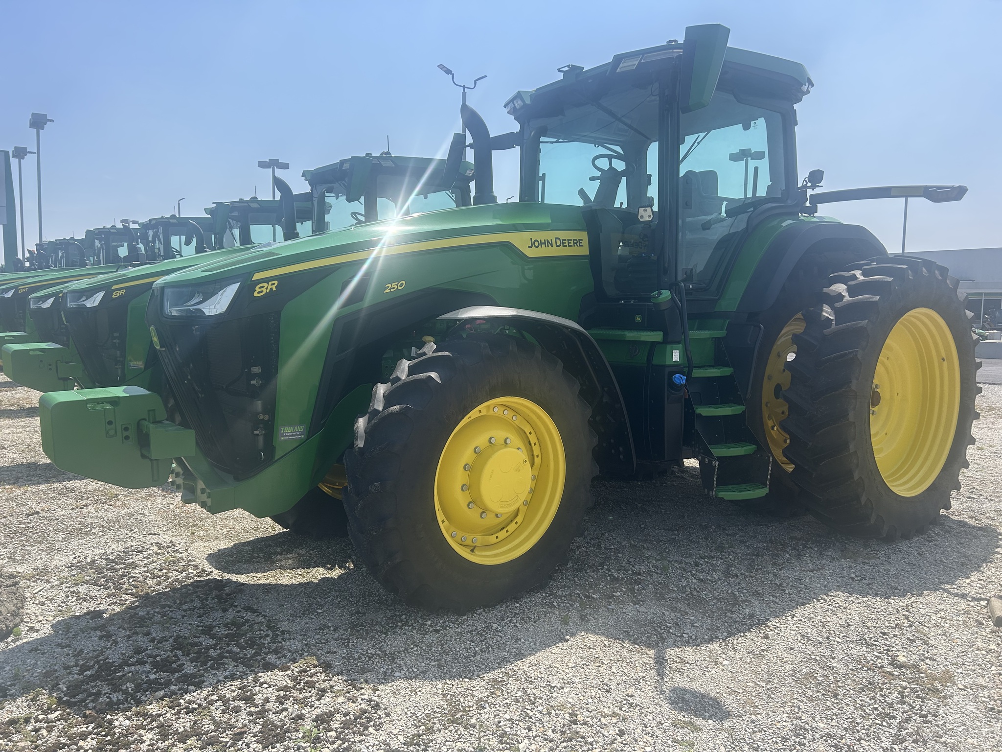 2023 John Deere 8R 250 Image 6