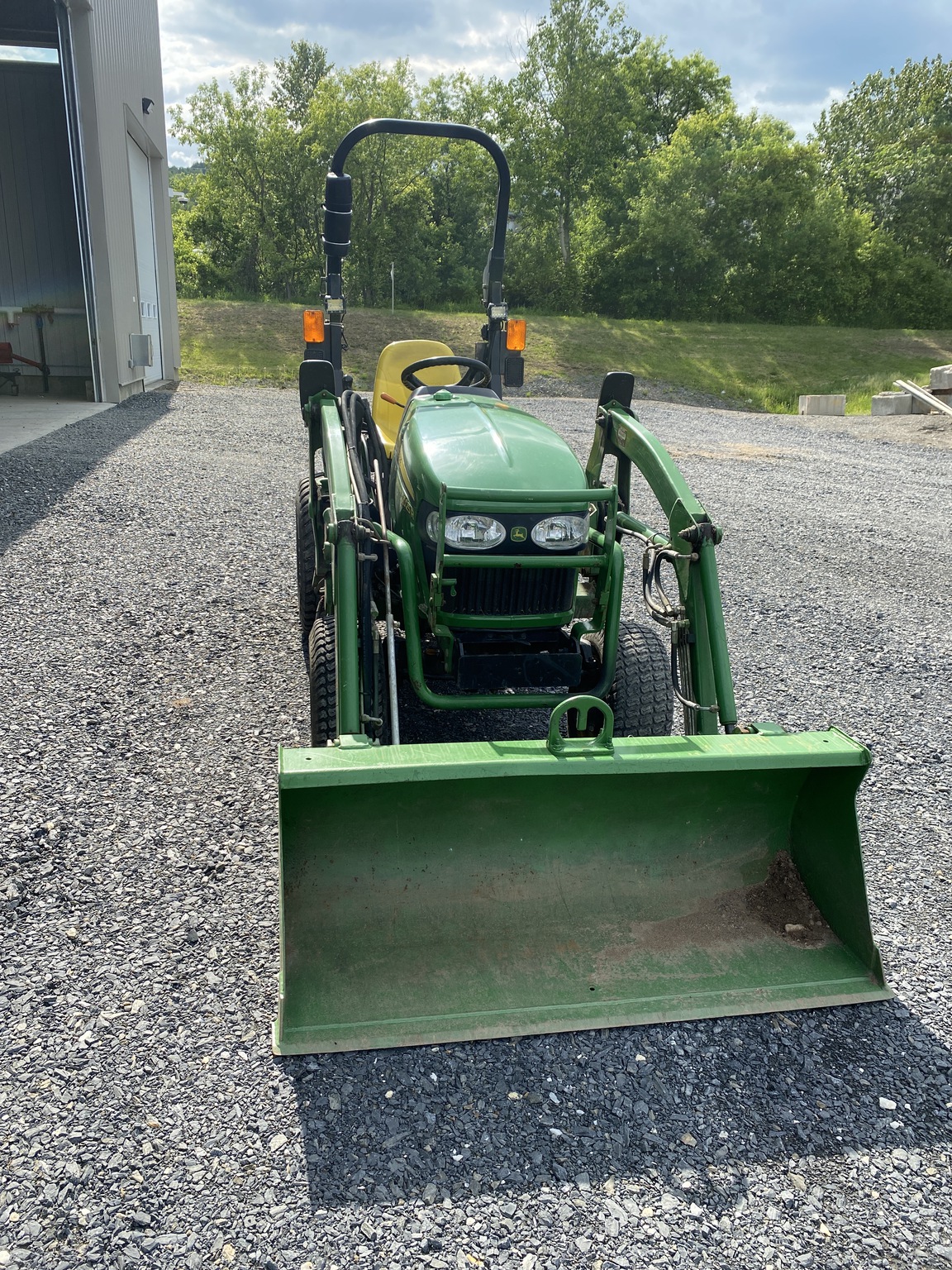 2013 John Deere 2025R Image 5