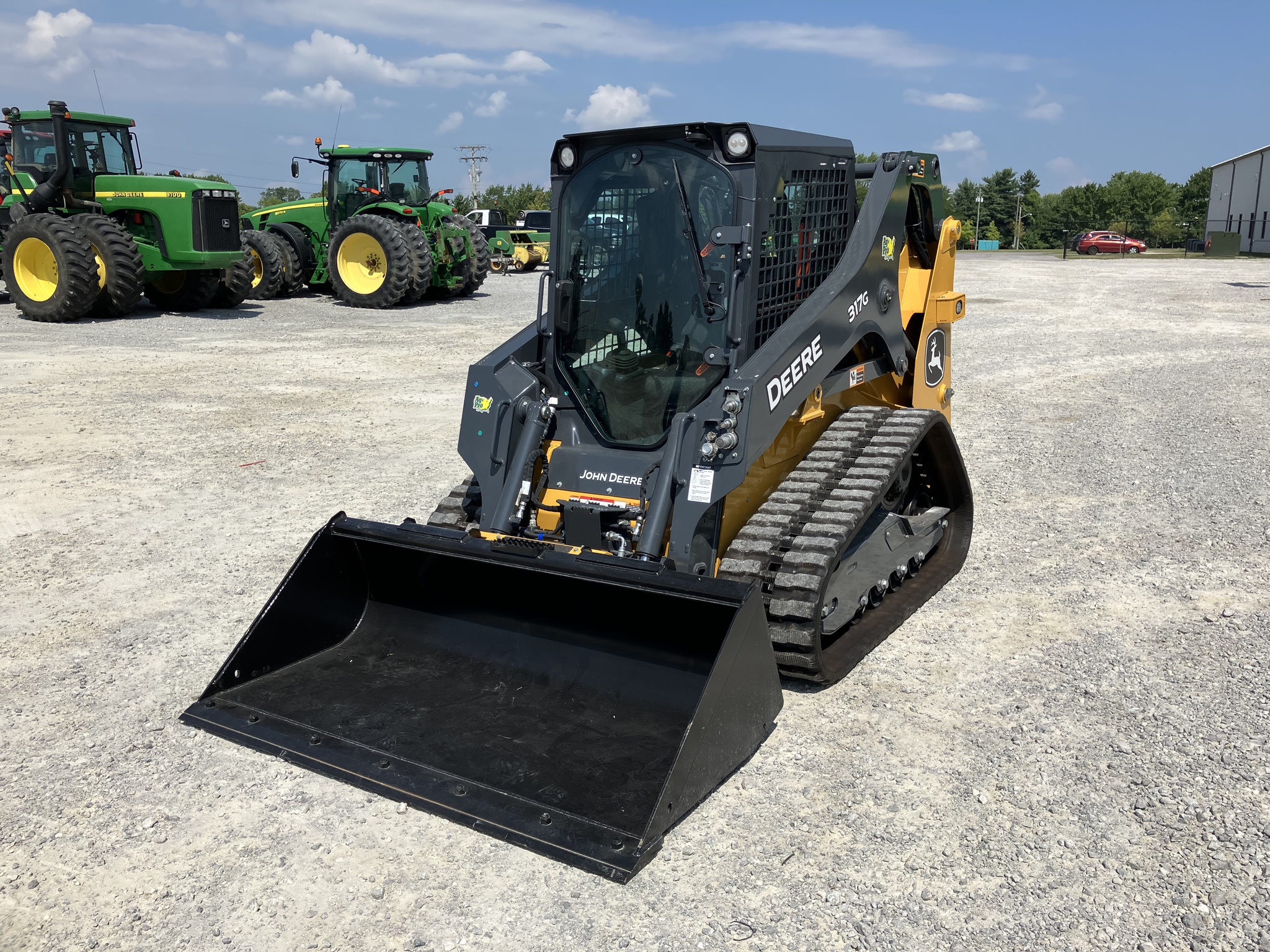 2025 John Deere 317G Image 4
